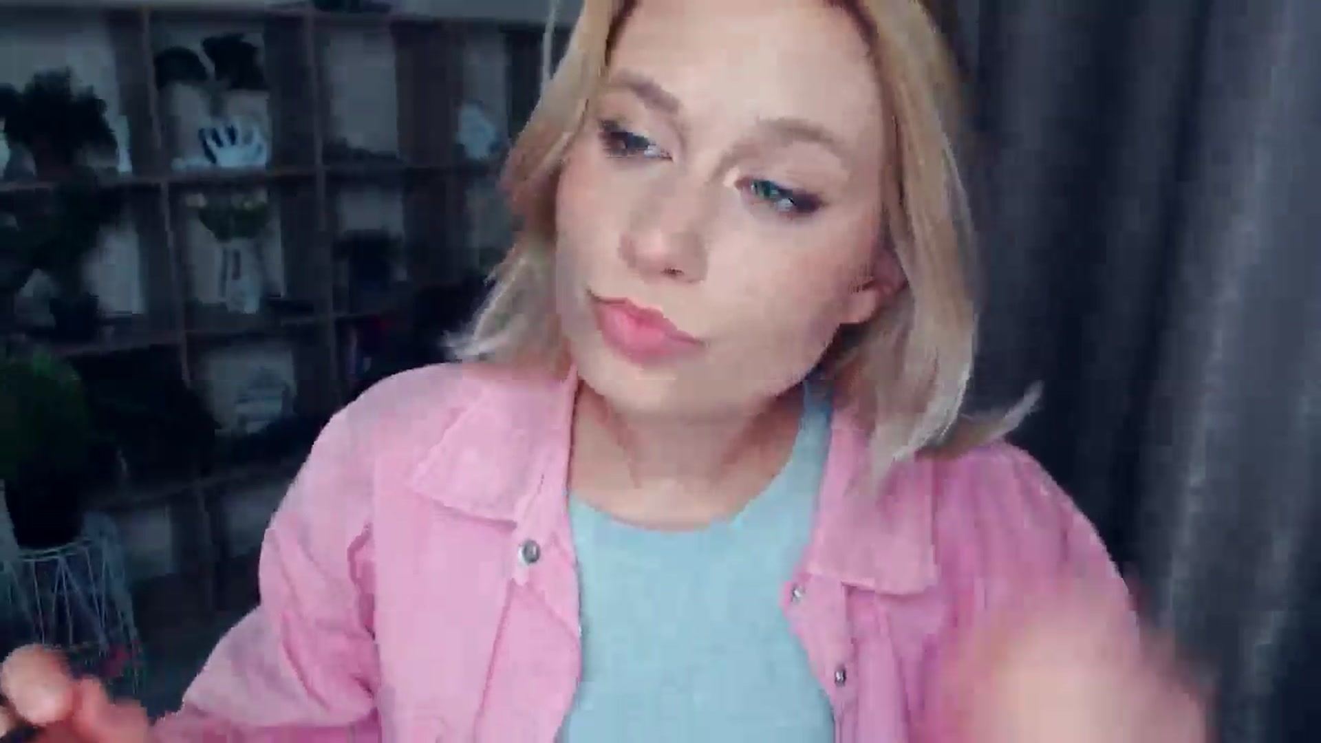 Gallery image thumbnail from Kukla_kolduna's myfreecams stream on, 04/16/2025, 18:03 image 3 of 20