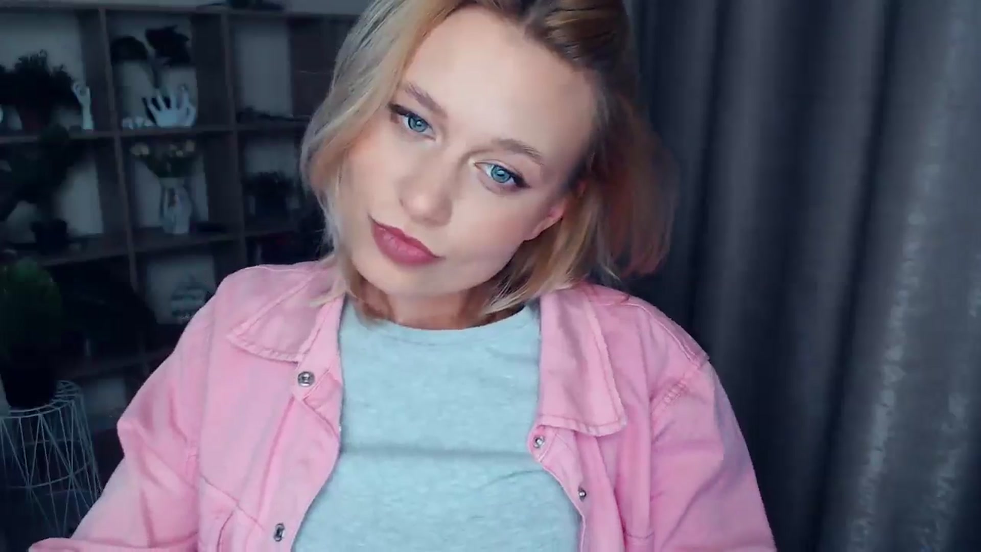 Gallery image thumbnail from Kukla_kolduna's myfreecams stream on, 04/16/2025, 18:03 image 8 of 20