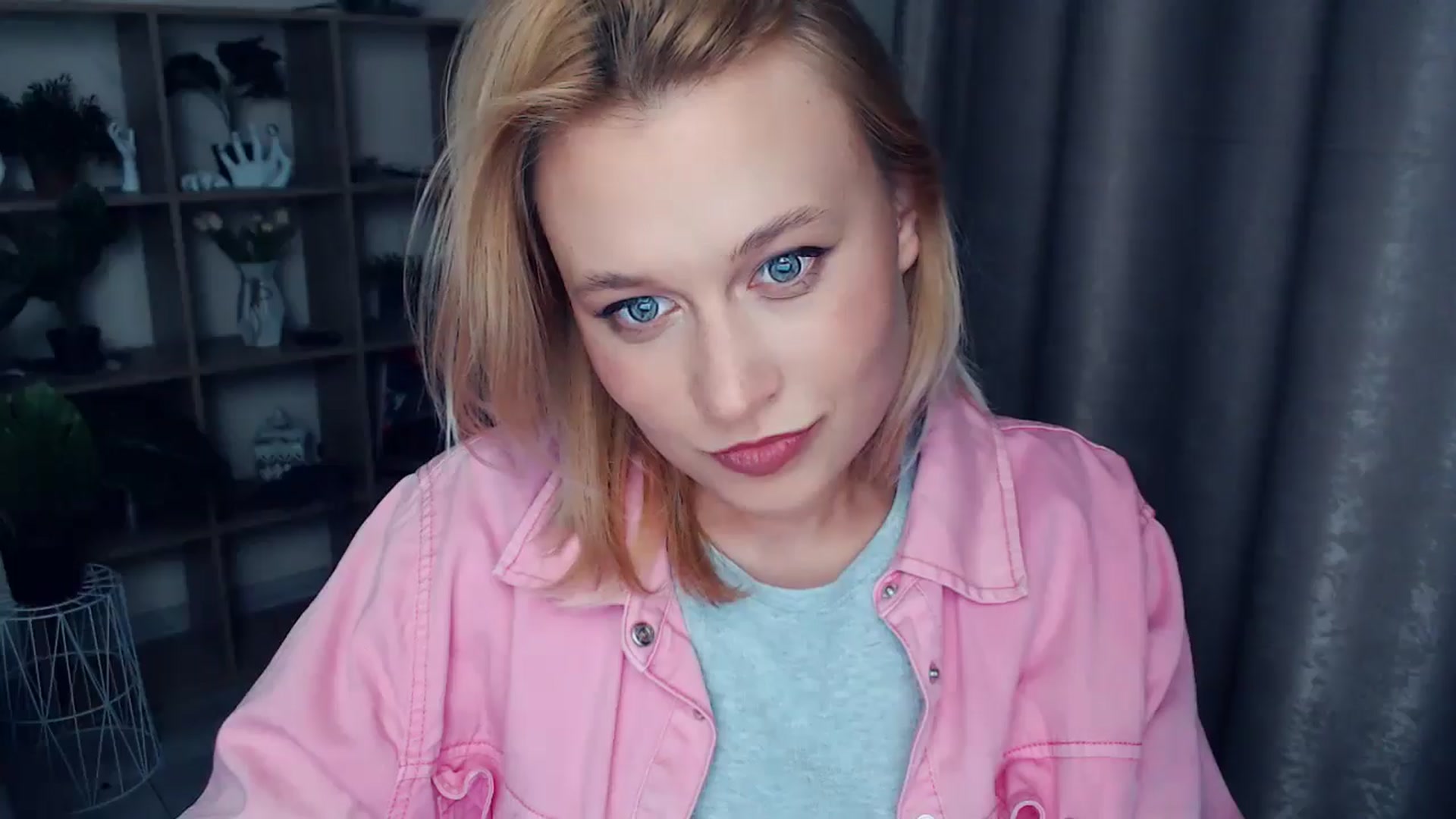 Gallery image thumbnail from Kukla_kolduna's myfreecams stream on, 04/16/2025, 18:03 image 17 of 20