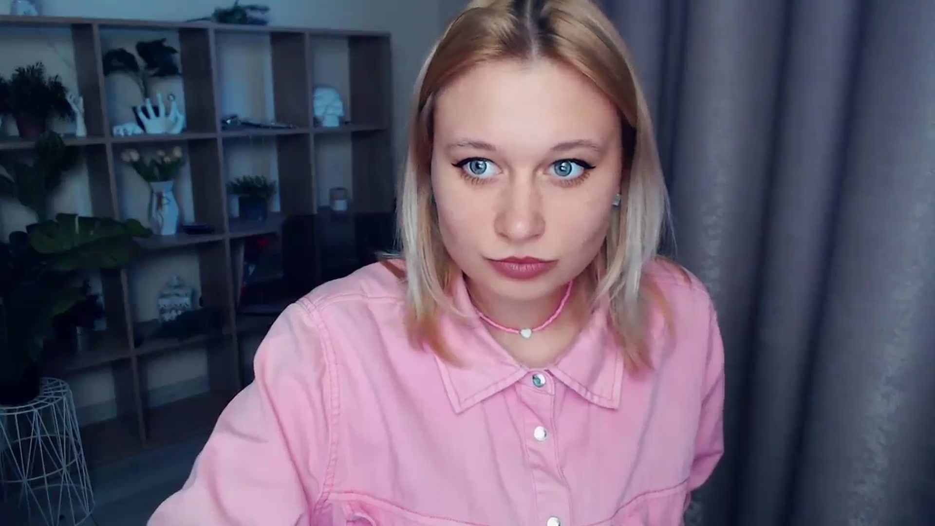 Gallery image thumbnail from Kukla_kolduna's myfreecams stream on, 04/17/2025, 17:09 image 17 of 20