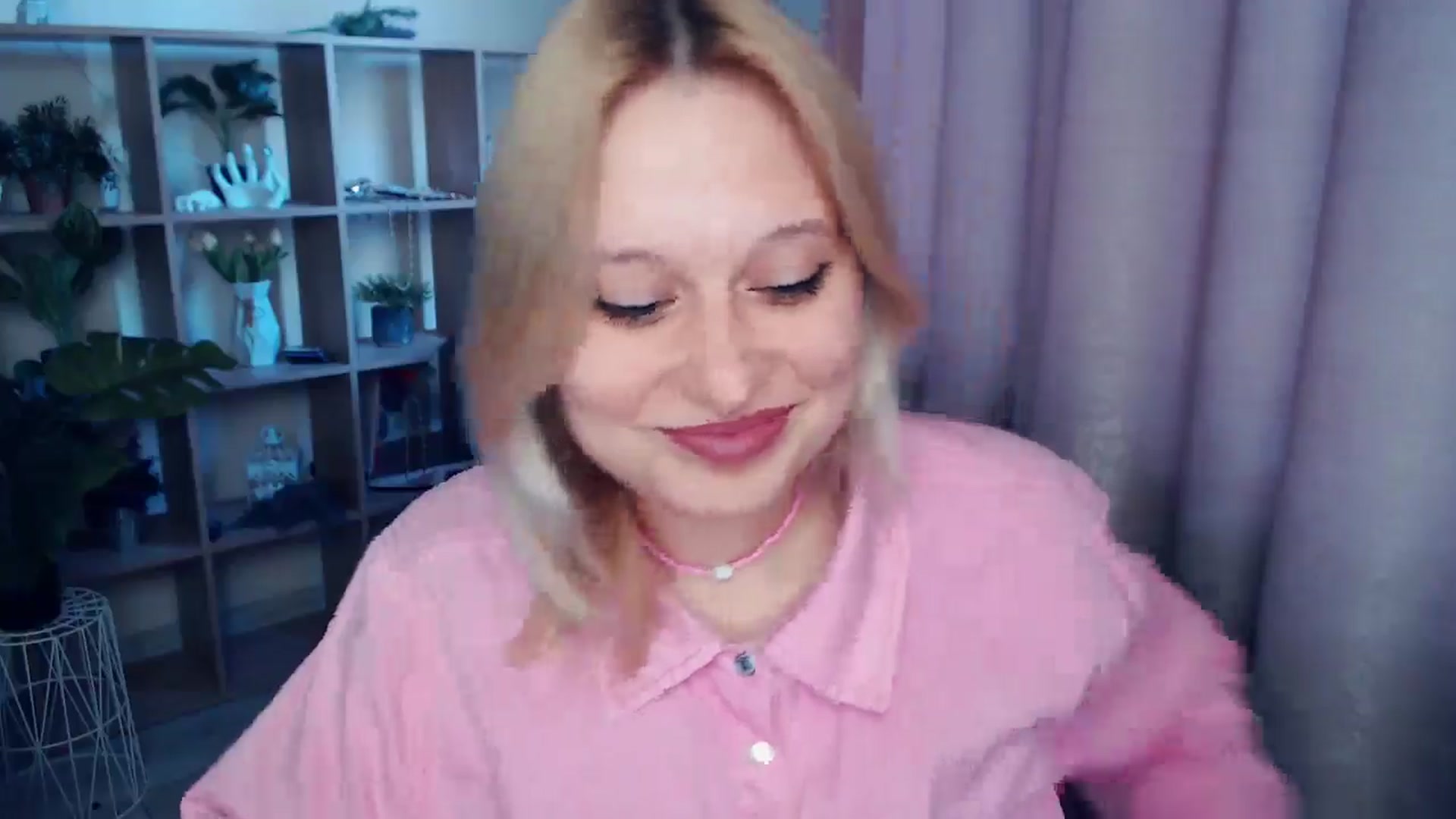 Gallery image thumbnail from Kukla_kolduna's myfreecams stream on, 04/17/2025, 17:09 image 4 of 20