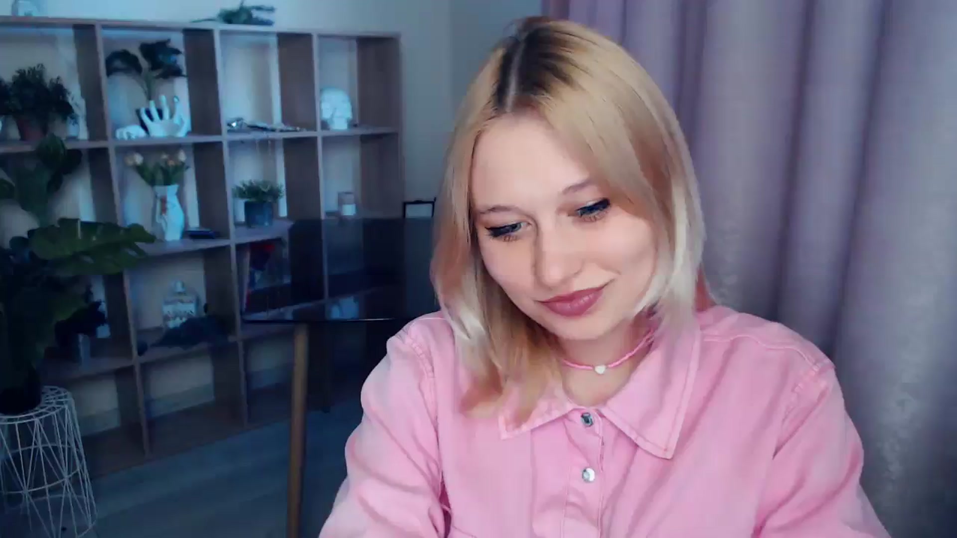 Gallery image thumbnail from Kukla_kolduna's myfreecams stream on, 04/17/2025, 17:09 image 11 of 20