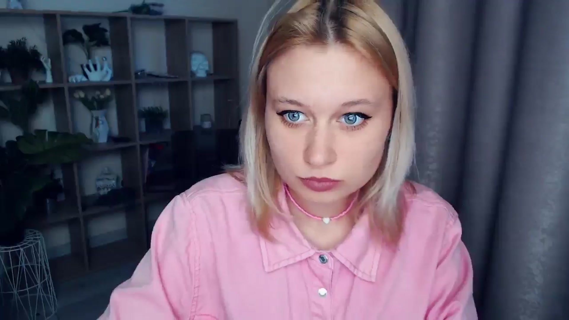 Gallery image thumbnail from Kukla_kolduna's myfreecams stream on, 04/17/2025, 17:09 image 19 of 20