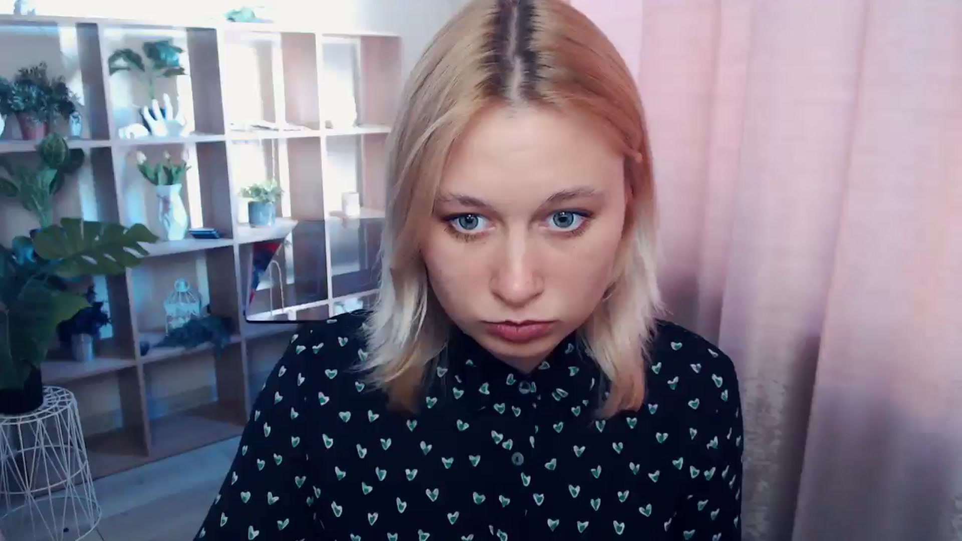 Gallery image thumbnail from Kukla_kolduna's myfreecams stream on, 04/18/2025, 15:39 image 12 of 20