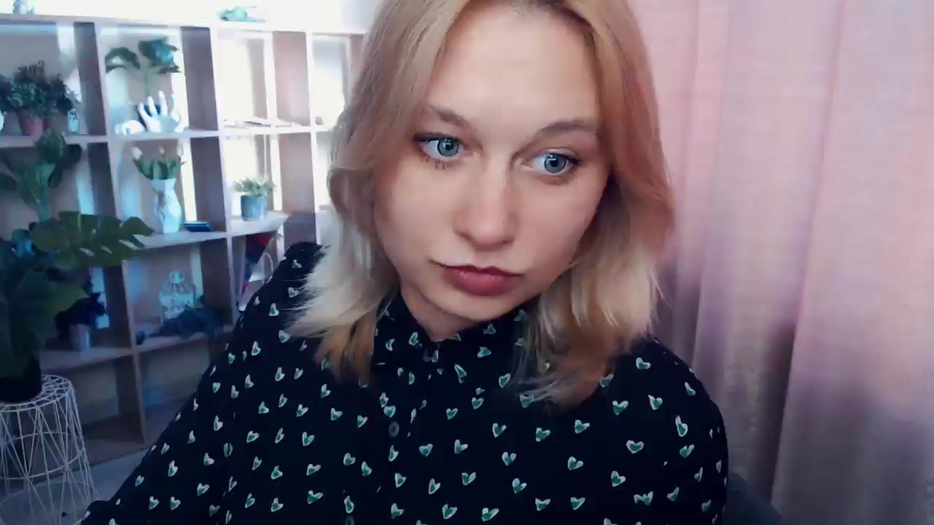 Gallery image thumbnail from Kukla_kolduna's myfreecams stream on, 04/18/2025, 15:39 image 8 of 20