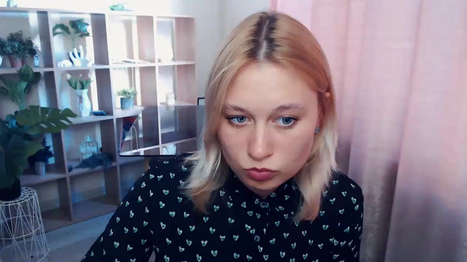 Gallery image thumbnail from Kukla_kolduna's myfreecams stream on, 04/18/2025, 15:39 image 13 of 20