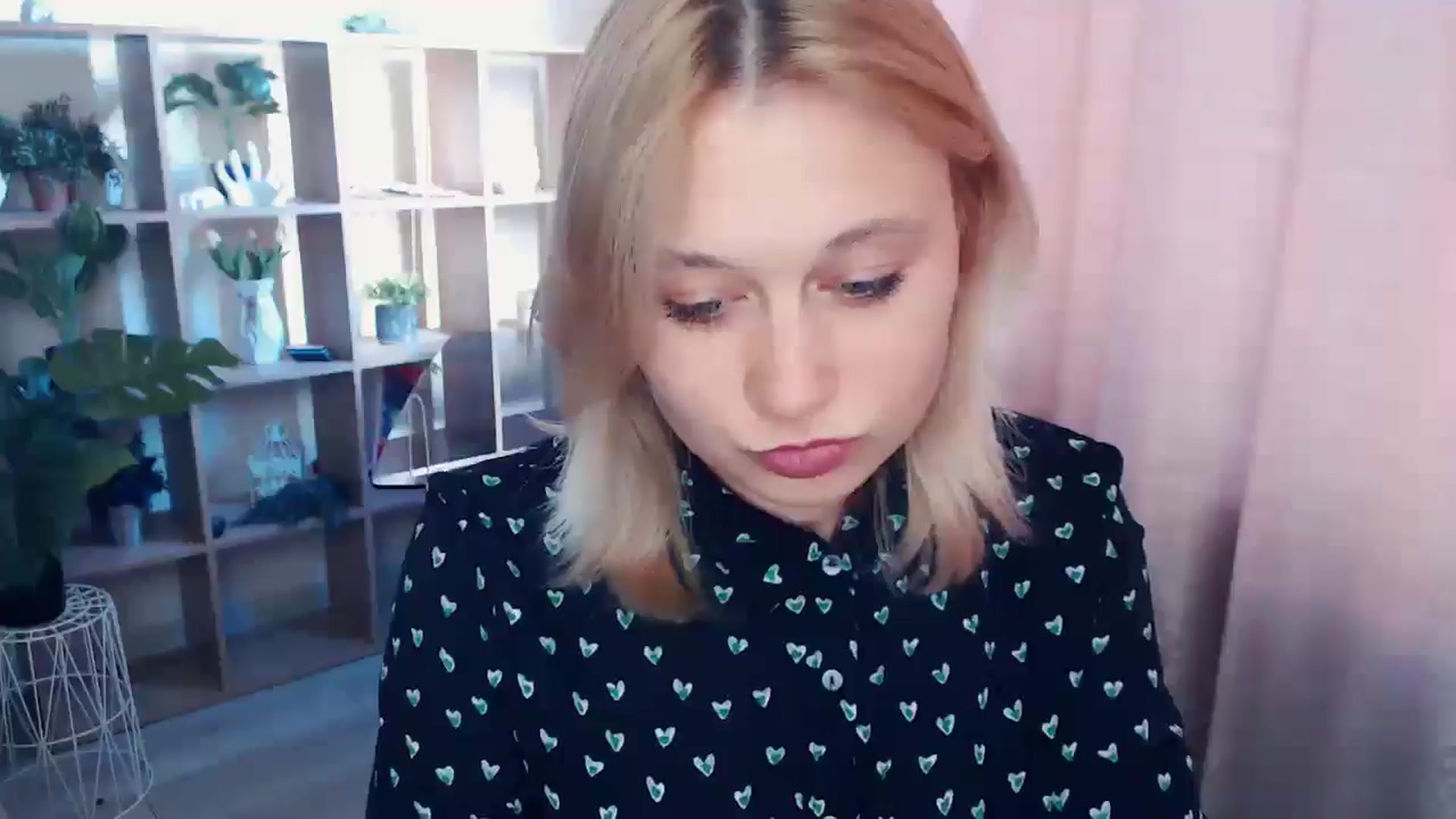 Gallery image thumbnail from Kukla_kolduna's myfreecams stream on, 04/18/2025, 15:39 image 6 of 20