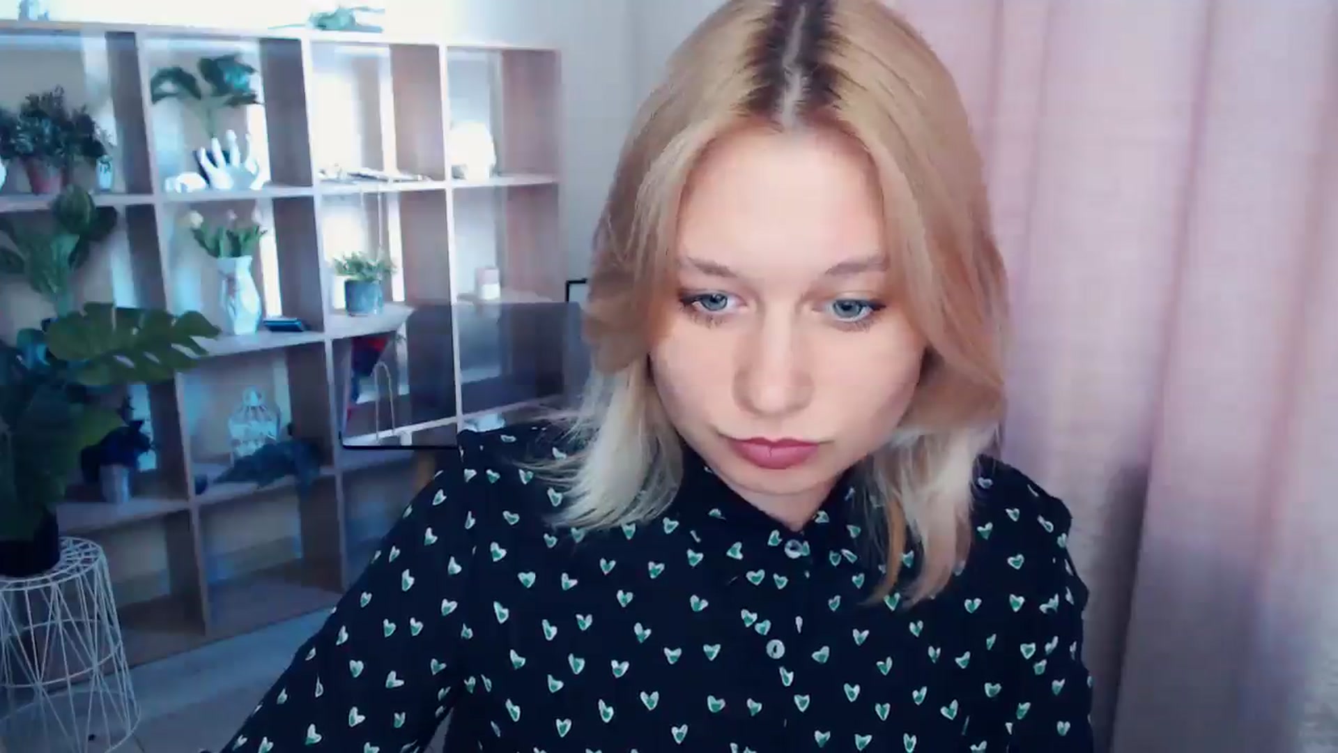 Gallery image thumbnail from Kukla_kolduna's myfreecams stream on, 04/18/2025, 15:39 image 18 of 20