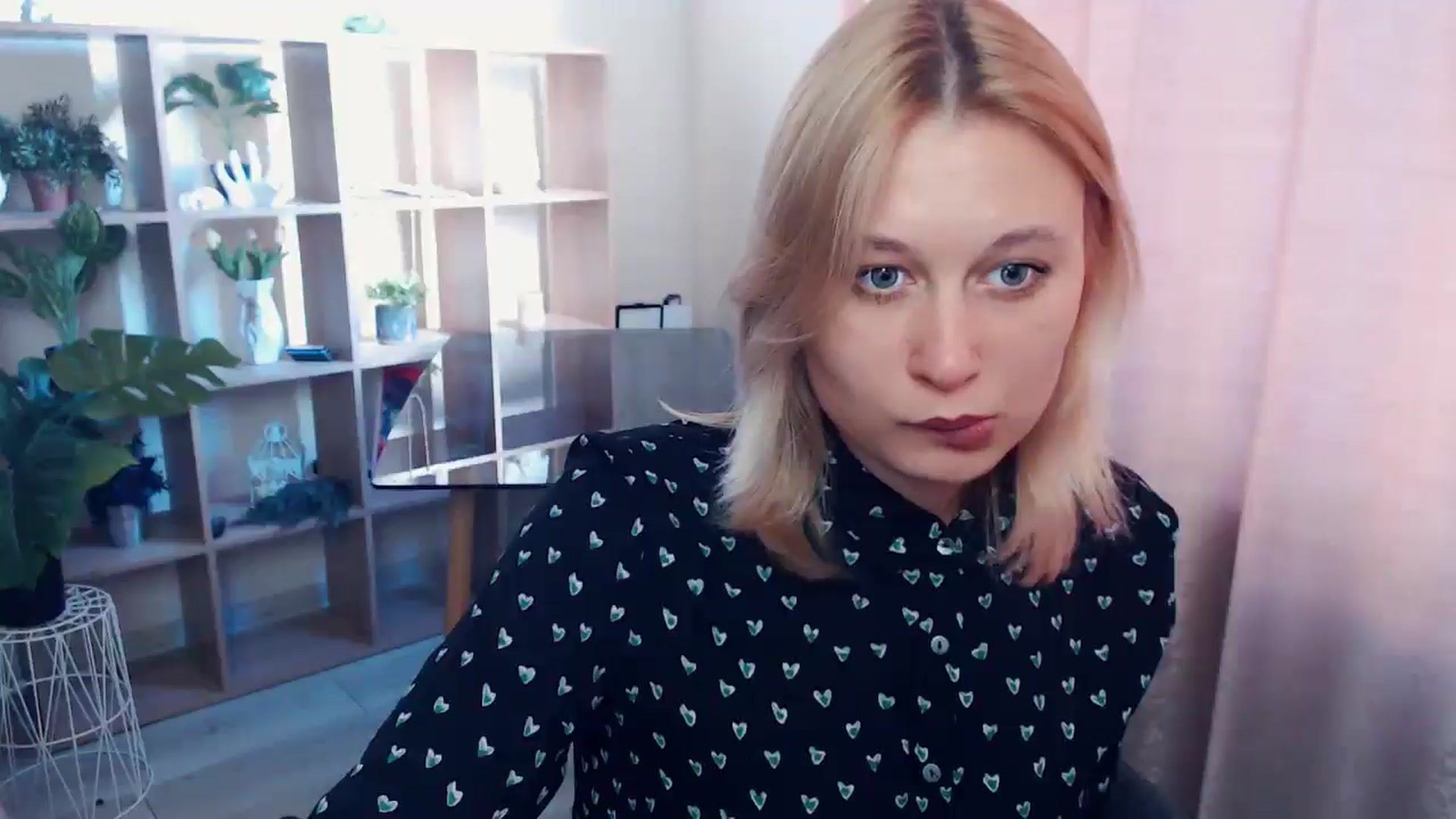 Gallery image thumbnail from Kukla_kolduna's myfreecams stream on, 04/18/2025, 15:39 image 5 of 20
