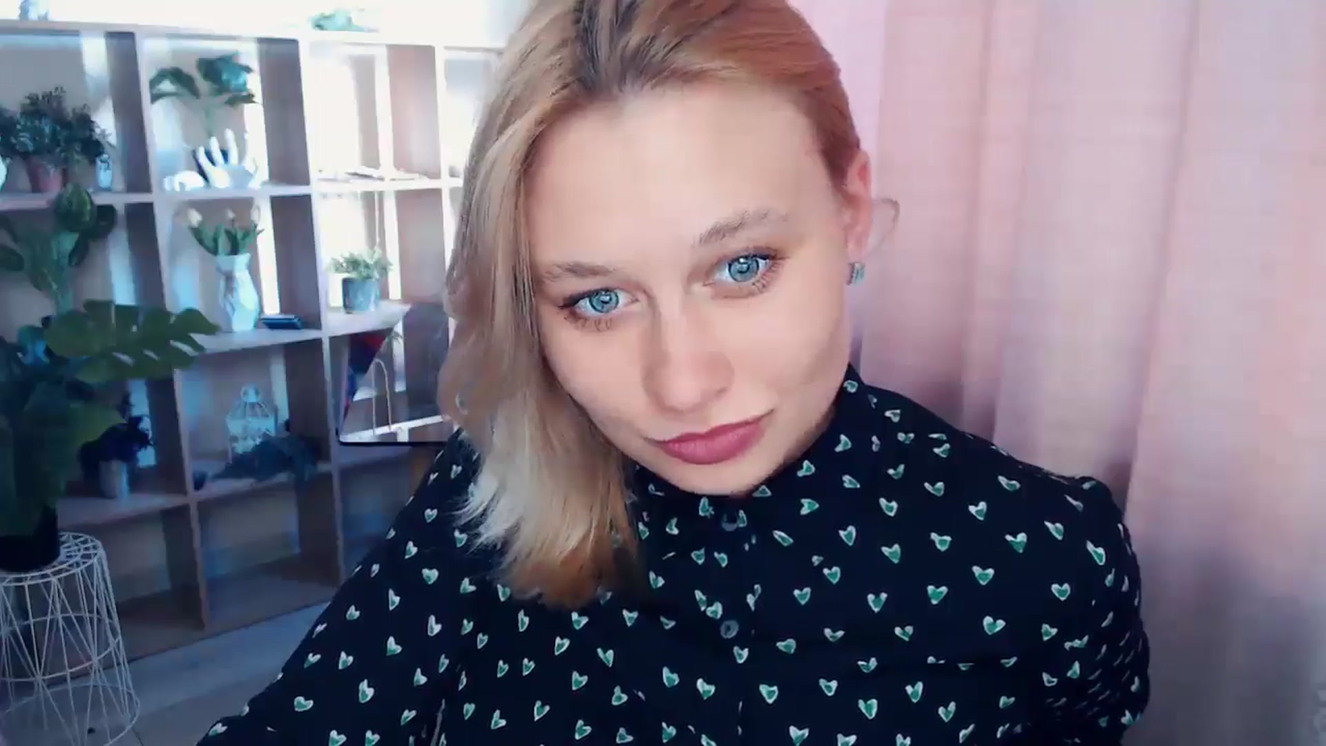 Gallery image thumbnail from Kukla_kolduna's myfreecams stream on, 04/18/2025, 15:39 image 9 of 20