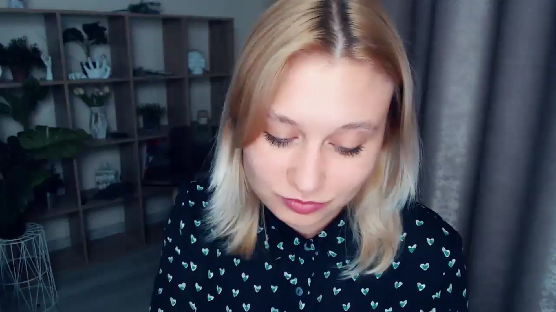 Gallery image thumbnail from Kukla_kolduna's myfreecams stream on, 04/18/2025, 18:04 image 14 of 20