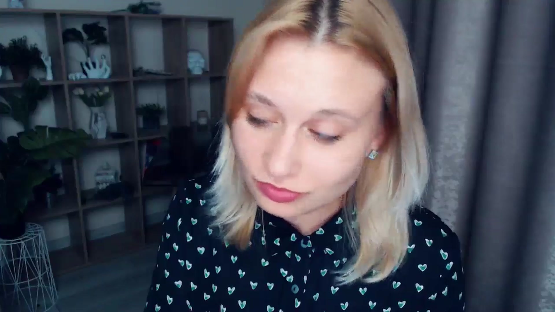Gallery image thumbnail from Kukla_kolduna's myfreecams stream on, 04/18/2025, 18:04 image 13 of 20
