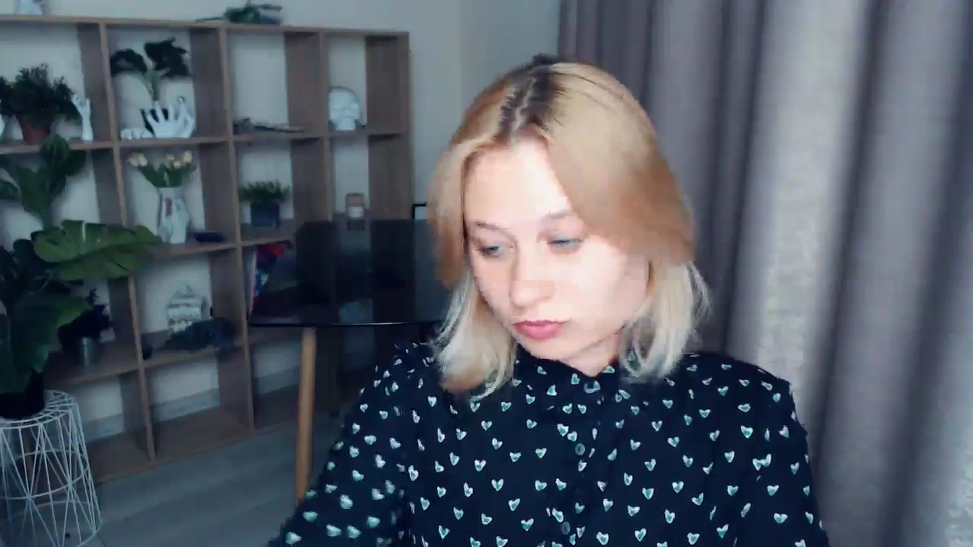 Gallery image thumbnail from Kukla_kolduna's myfreecams stream on, 04/18/2025, 18:04 image 12 of 20