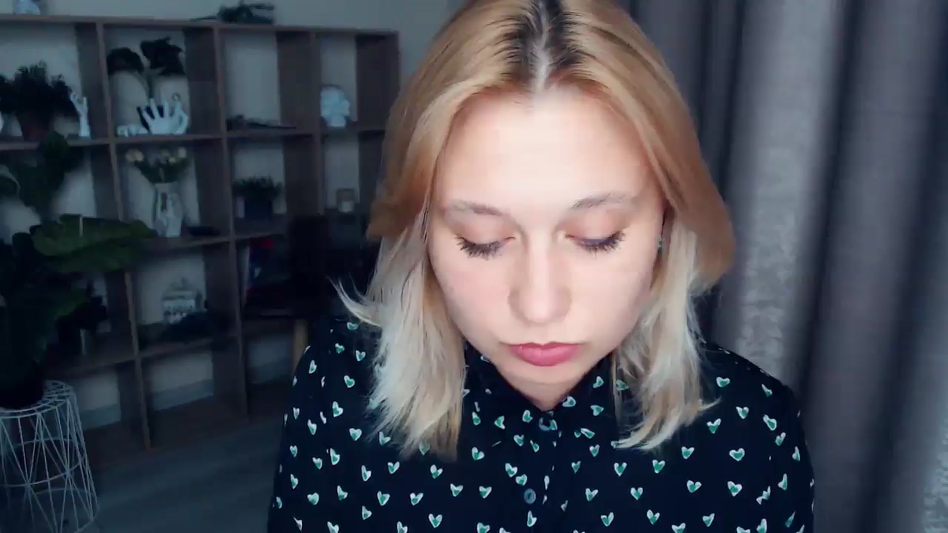 Gallery image thumbnail from Kukla_kolduna's myfreecams stream on, 04/18/2025, 18:04 image 3 of 20