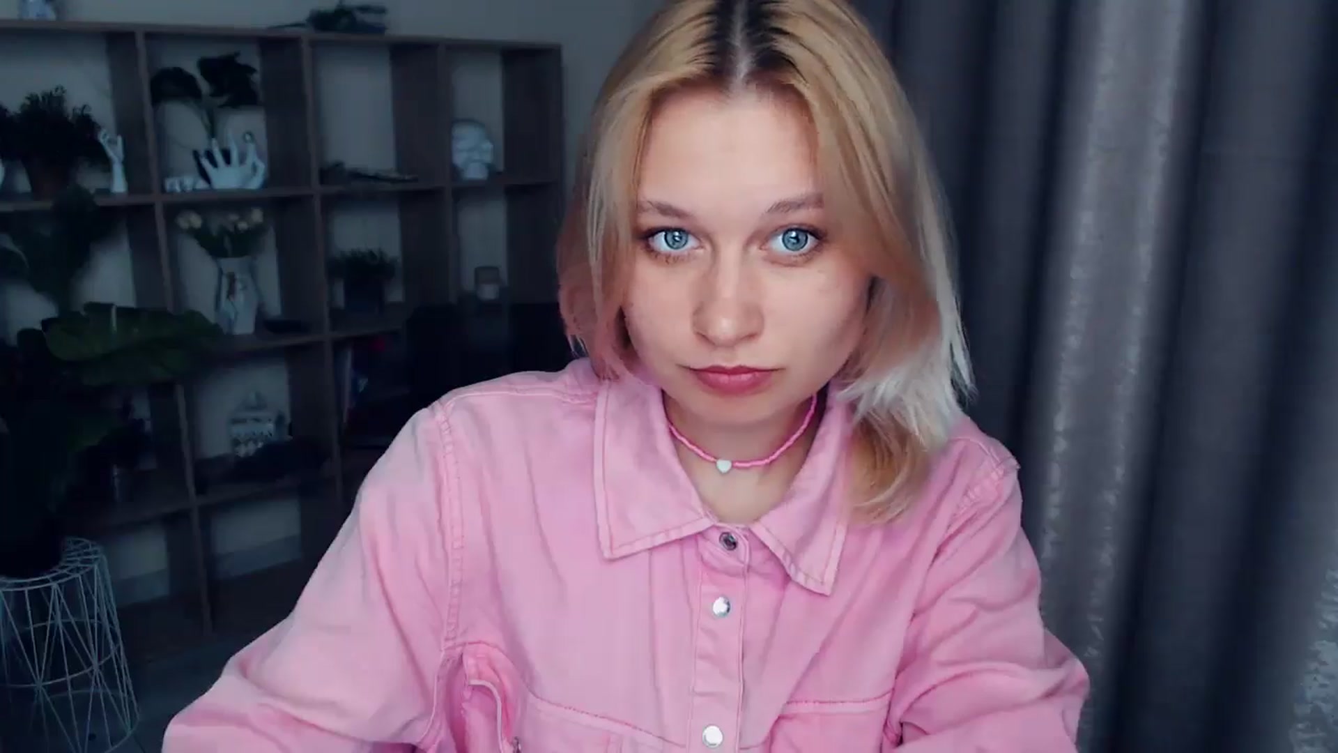 Gallery image thumbnail from Kukla_kolduna's myfreecams stream on, 04/18/2025, 18:04 image 18 of 20