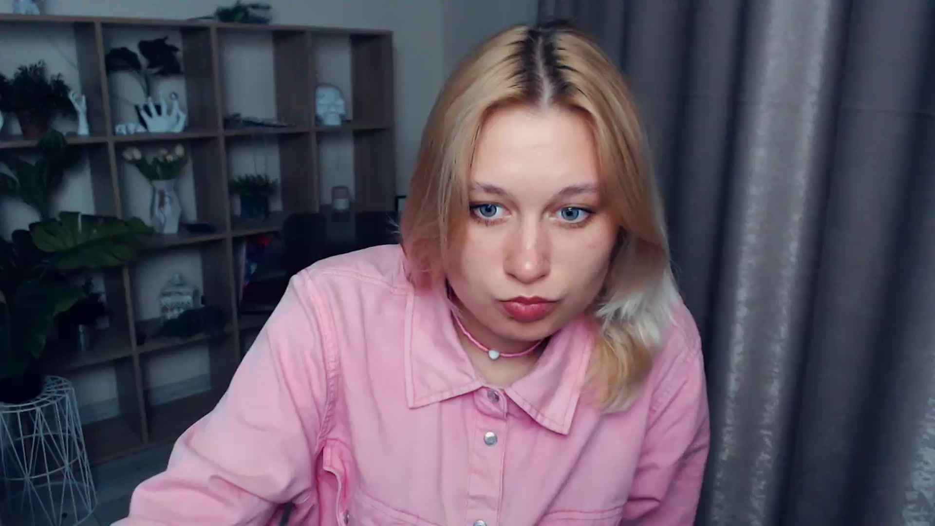 Gallery image thumbnail from Kukla_kolduna's myfreecams stream on, 04/18/2025, 18:04 image 20 of 20