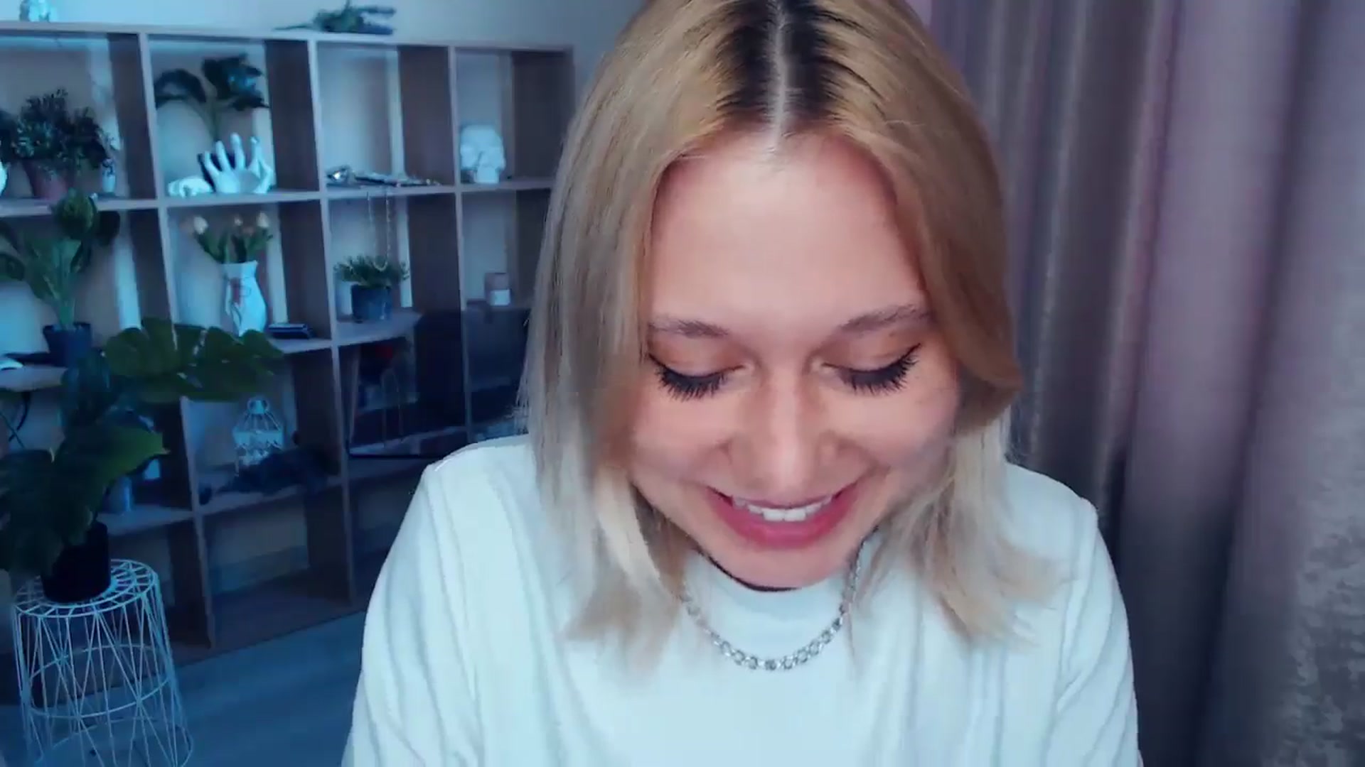 Gallery image thumbnail from Kukla_kolduna's myfreecams stream on, 04/19/2025, 16:36 image 20 of 20
