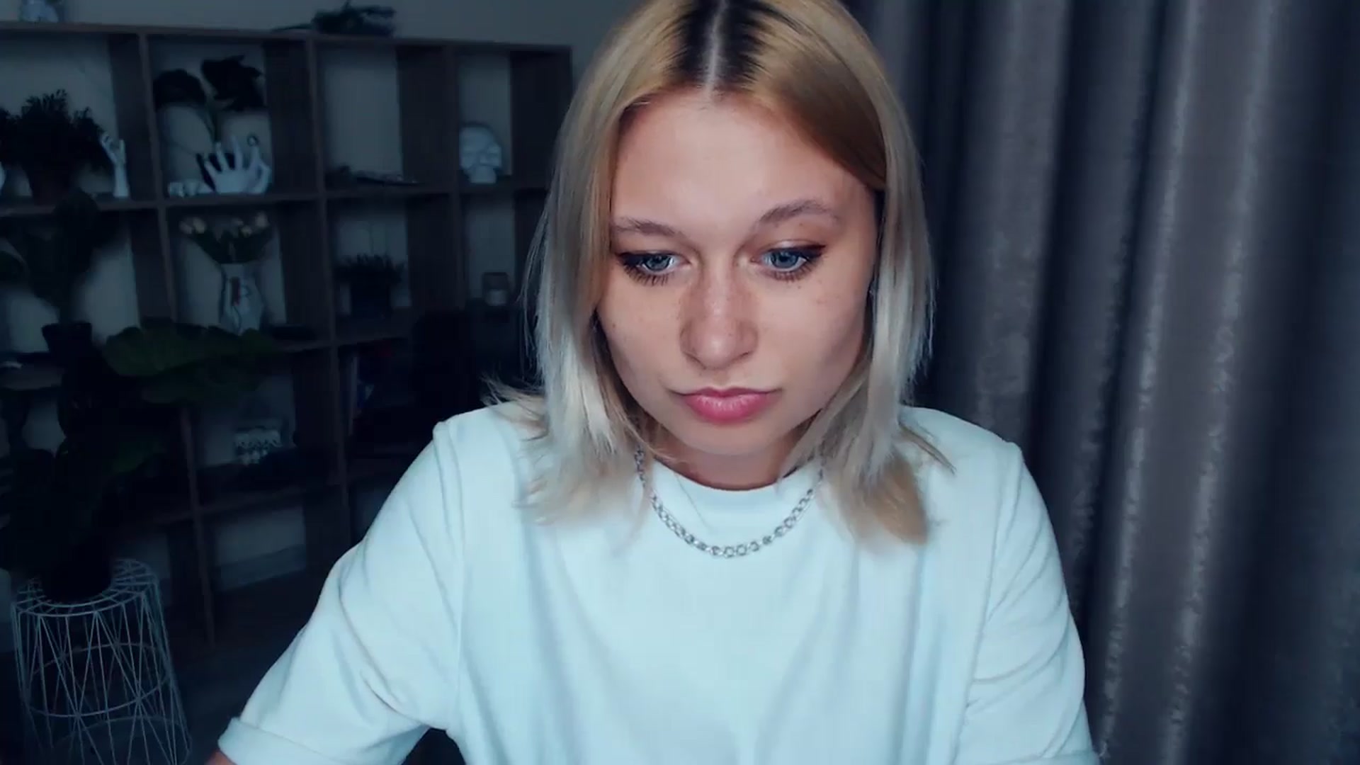 Gallery image thumbnail from Kukla_kolduna's myfreecams stream on, 04/19/2025, 17:55 image 4 of 20