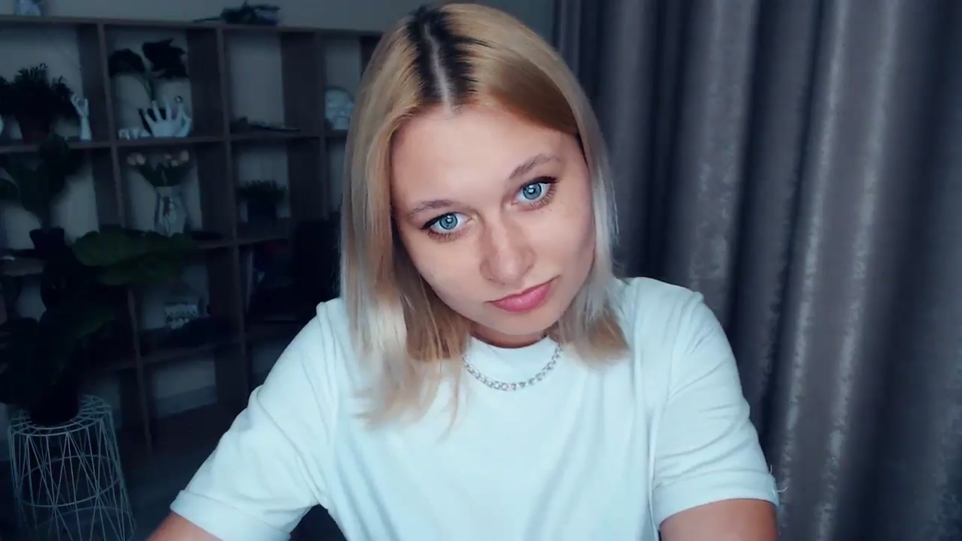 Gallery image thumbnail from Kukla_kolduna's myfreecams stream on, 04/19/2025, 17:55 image 9 of 20