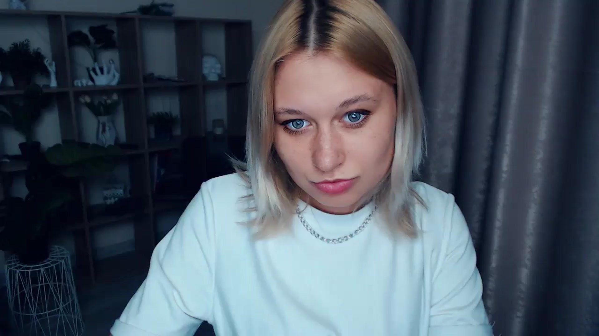 Gallery image thumbnail from Kukla_kolduna's myfreecams stream on, 04/19/2025, 17:55 image 5 of 20