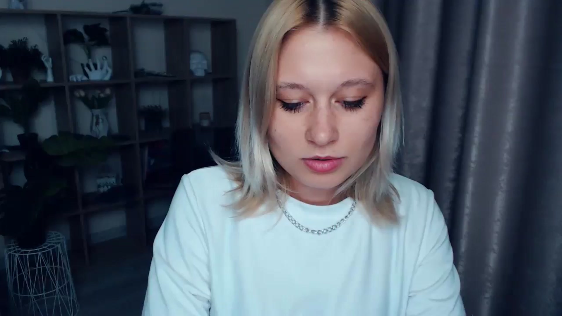 Gallery image thumbnail from Kukla_kolduna's myfreecams stream on, 04/19/2025, 17:55 image 6 of 20