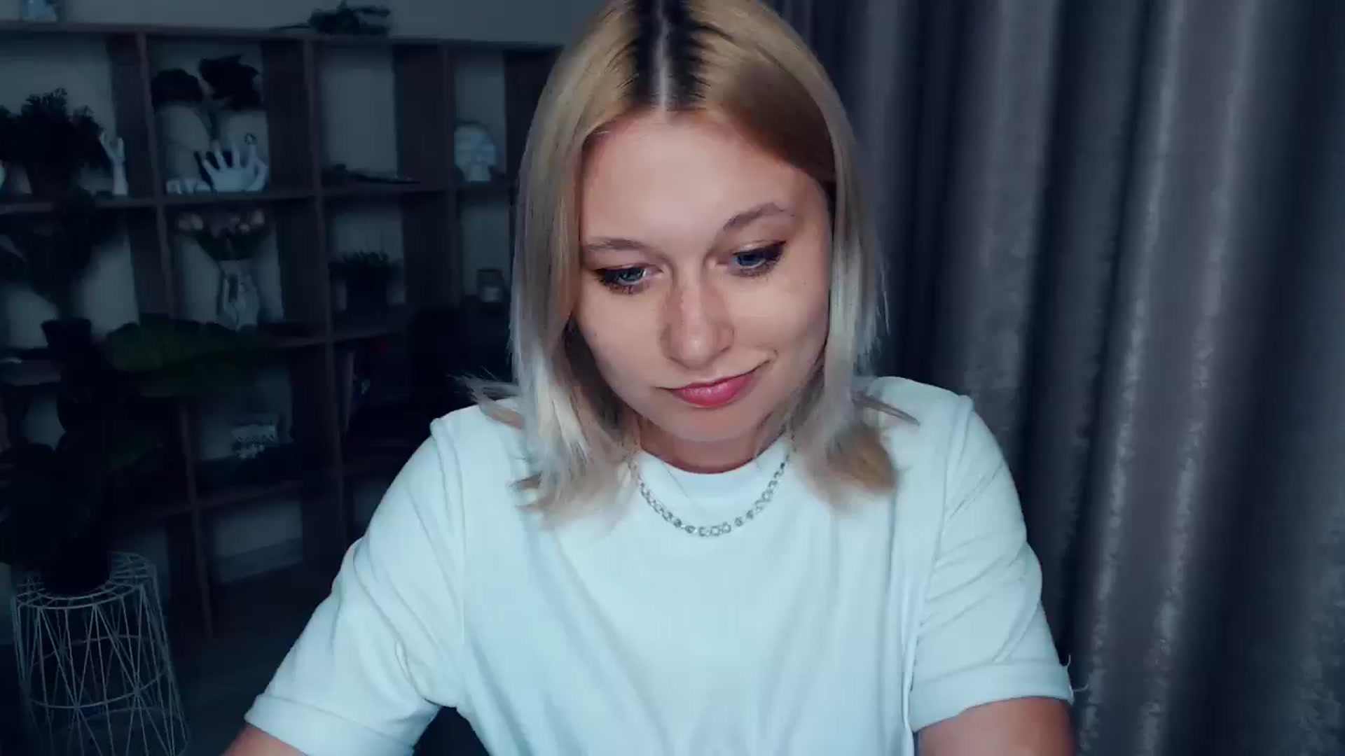 Gallery image thumbnail from Kukla_kolduna's myfreecams stream on, 04/19/2025, 17:55 image 3 of 20