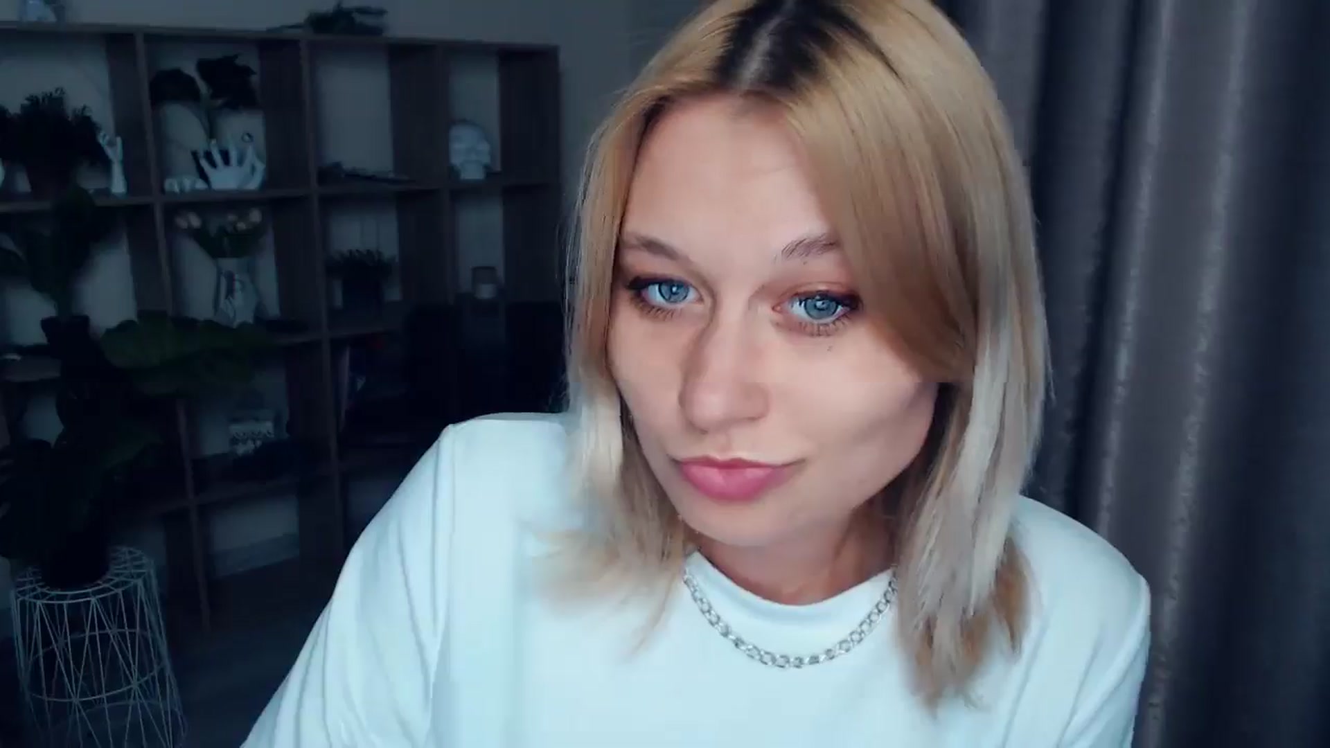 Gallery image thumbnail from Kukla_kolduna's myfreecams stream on, 04/19/2025, 17:55 image 11 of 20