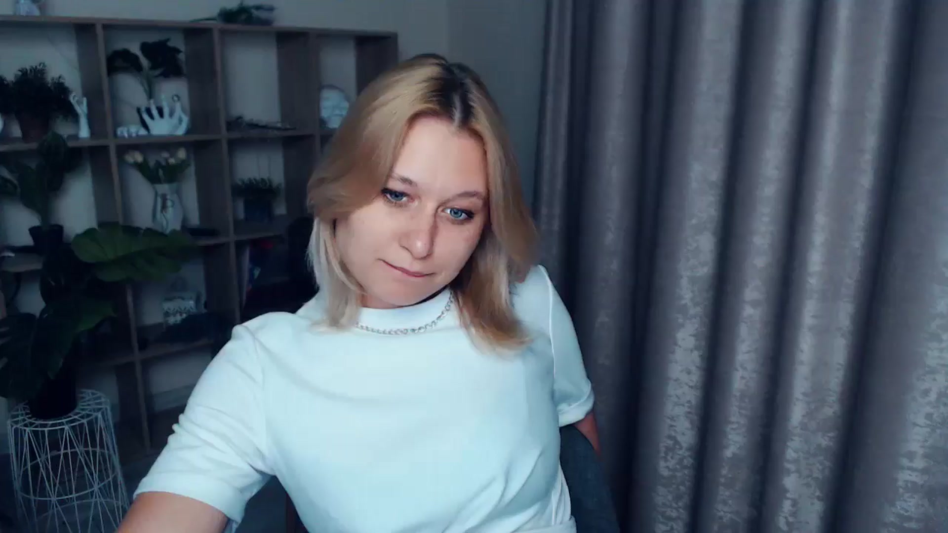 Gallery image thumbnail from Kukla_kolduna's myfreecams stream on, 04/19/2025, 17:55 image 18 of 20