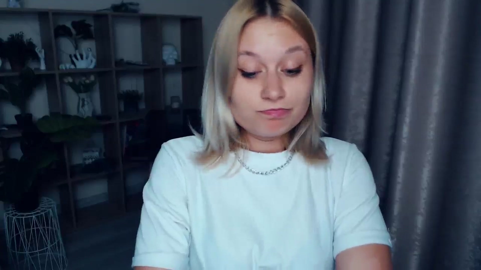 Gallery image thumbnail from Kukla_kolduna's myfreecams stream on, 04/19/2025, 17:55 image 7 of 20