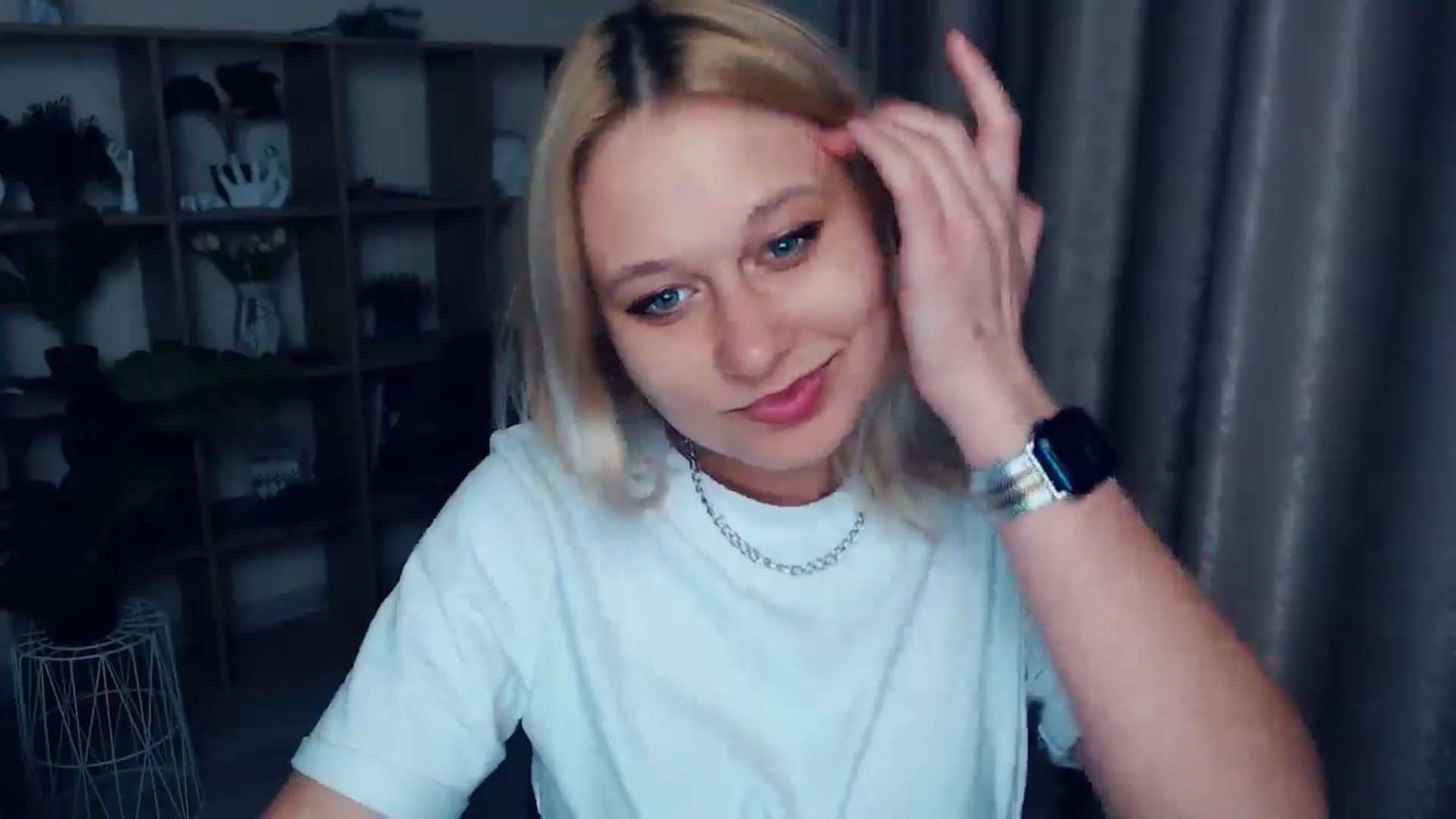 Gallery image thumbnail from Kukla_kolduna's myfreecams stream on, 04/19/2025, 17:55 image 12 of 20