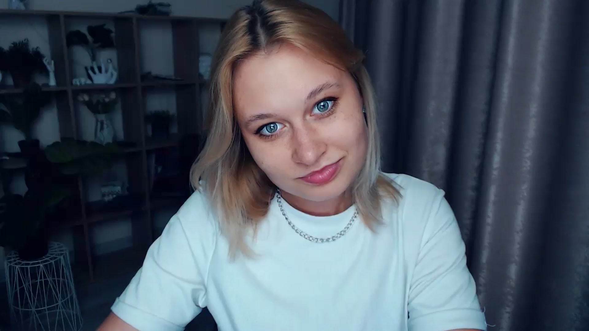 Gallery image thumbnail from Kukla_kolduna's myfreecams stream on, 04/19/2025, 17:55 image 15 of 20