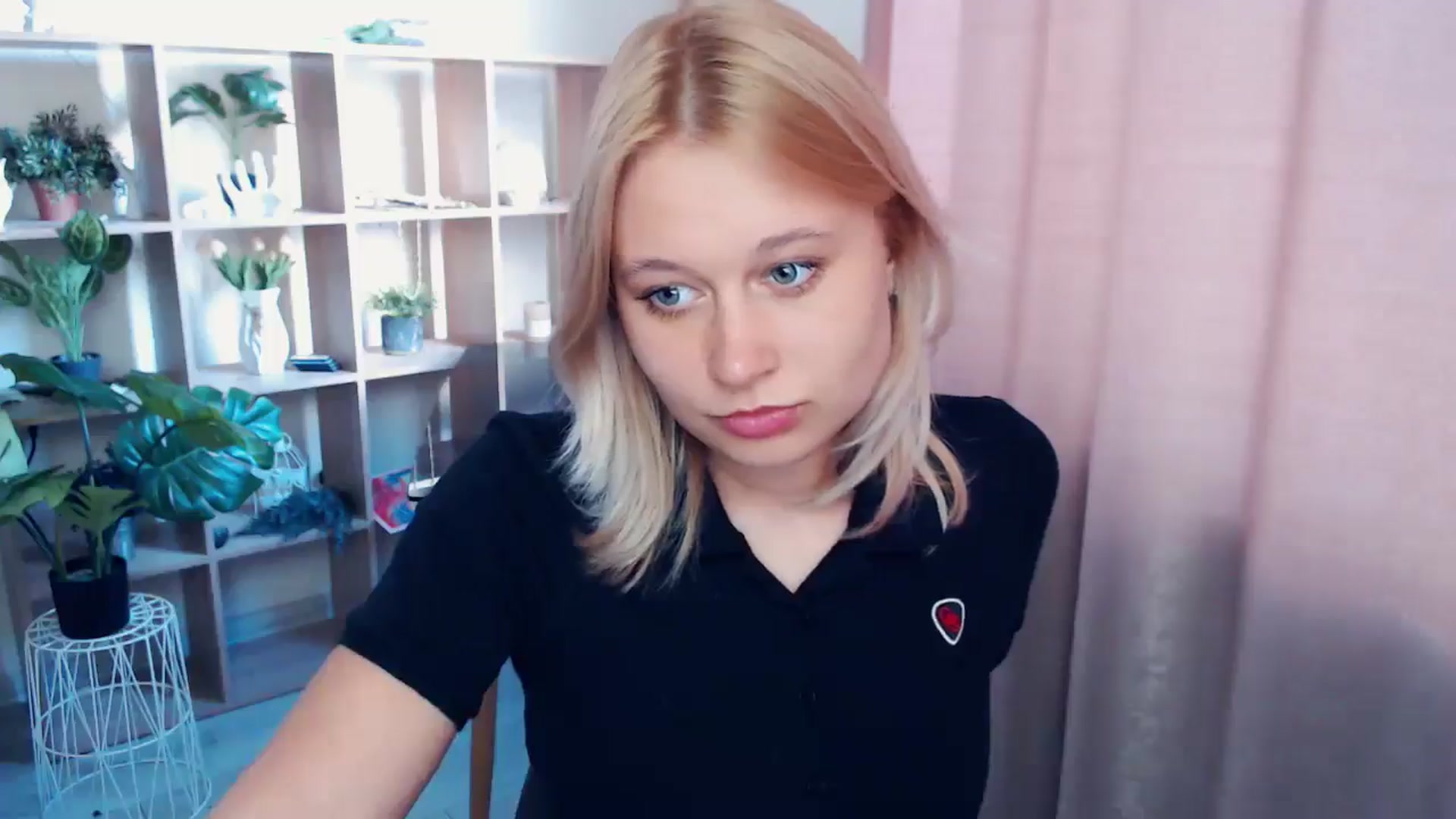 Gallery image thumbnail from Kukla_kolduna's myfreecams stream on, 04/23/2025, 16:01 image 17 of 20