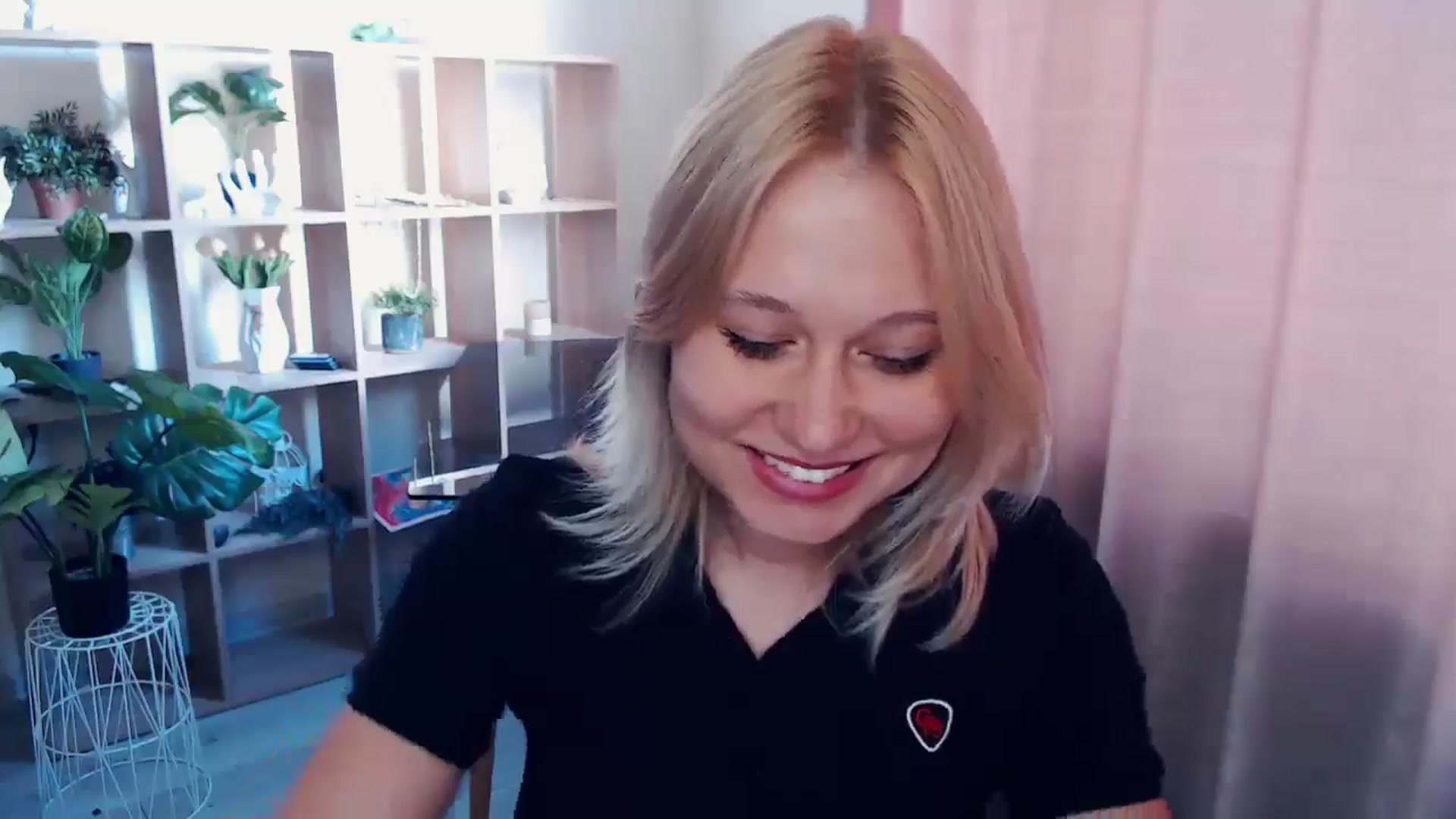 Gallery image thumbnail from Kukla_kolduna's myfreecams stream on, 04/23/2025, 16:01 image 2 of 20
