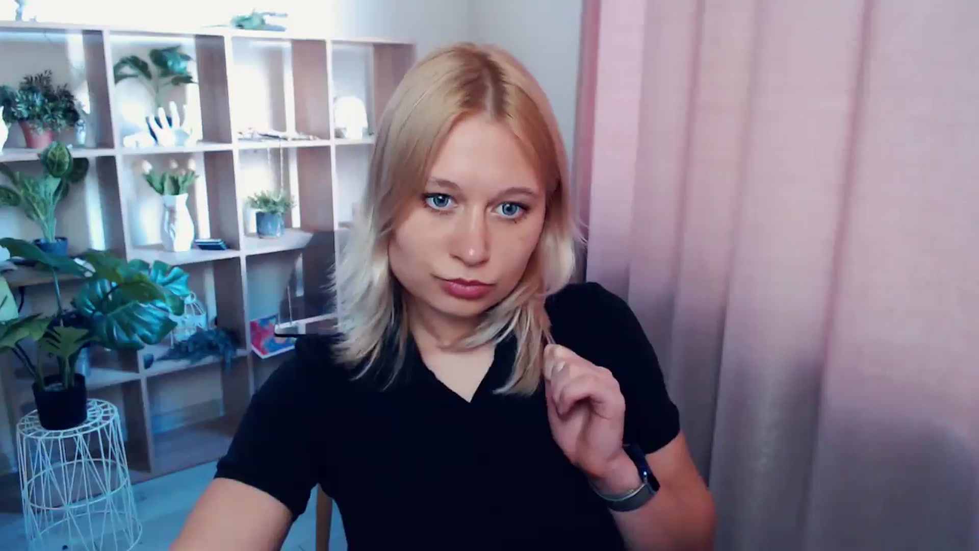 Gallery image thumbnail from Kukla_kolduna's myfreecams stream on, 04/23/2025, 16:01 image 20 of 20