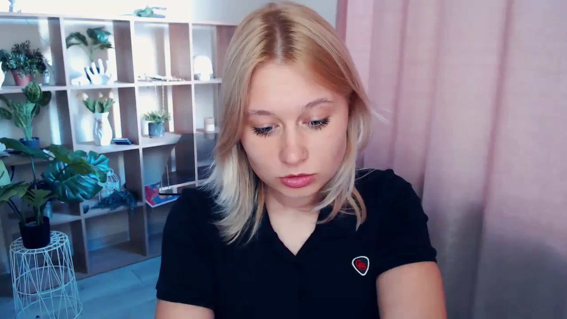 Gallery image thumbnail from Kukla_kolduna's myfreecams stream on, 04/23/2025, 16:01 image 18 of 20