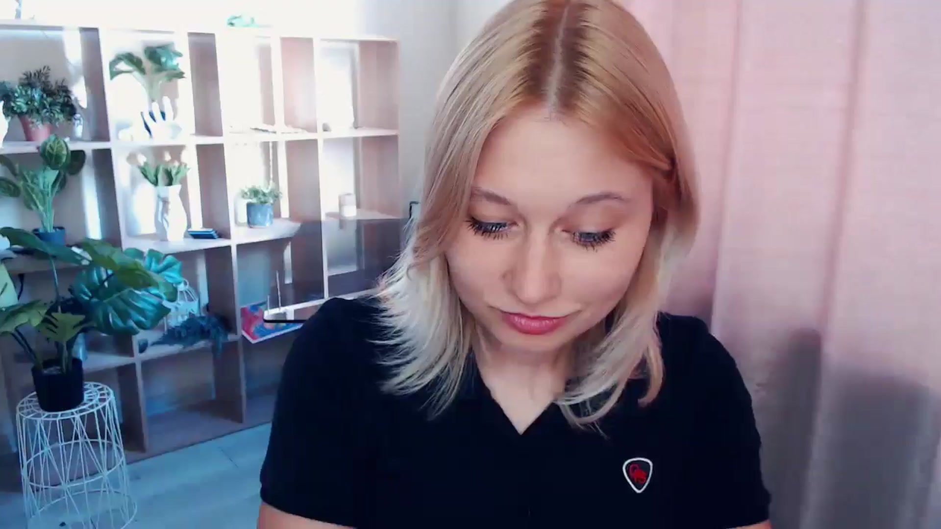 Gallery image thumbnail from Kukla_kolduna's myfreecams stream on, 04/23/2025, 16:01 image 3 of 20