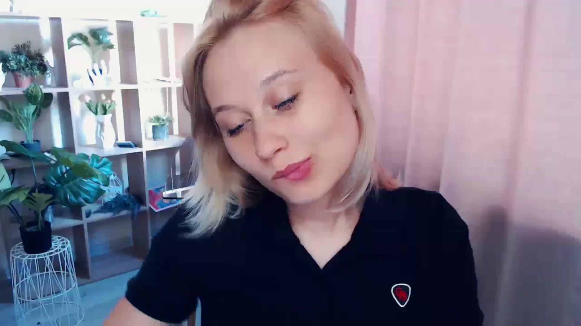 Gallery image thumbnail from Kukla_kolduna's myfreecams stream on, 04/23/2025, 16:01 image 6 of 20