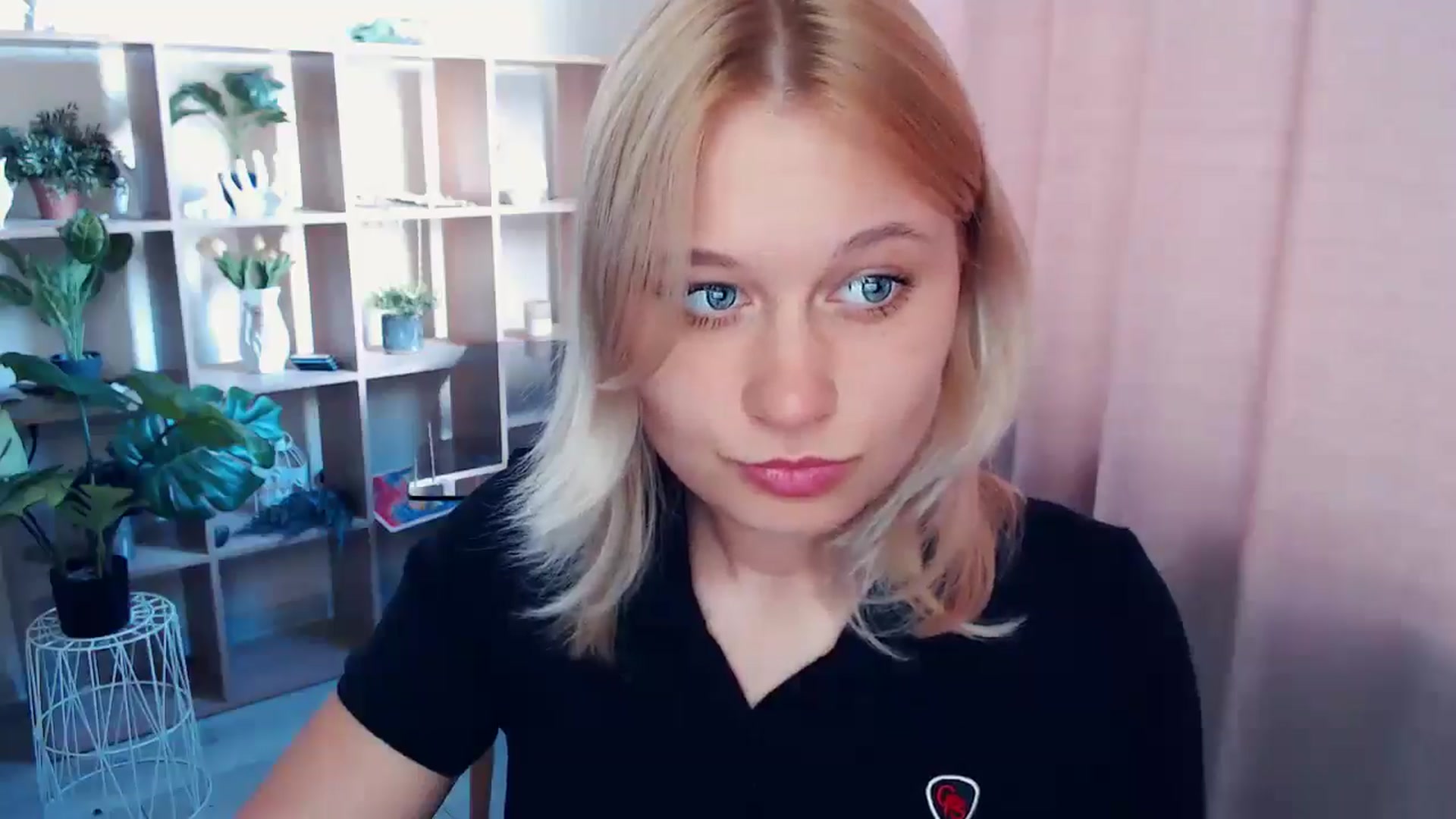 Gallery image thumbnail from Kukla_kolduna's myfreecams stream on, 04/23/2025, 16:01 image 10 of 20