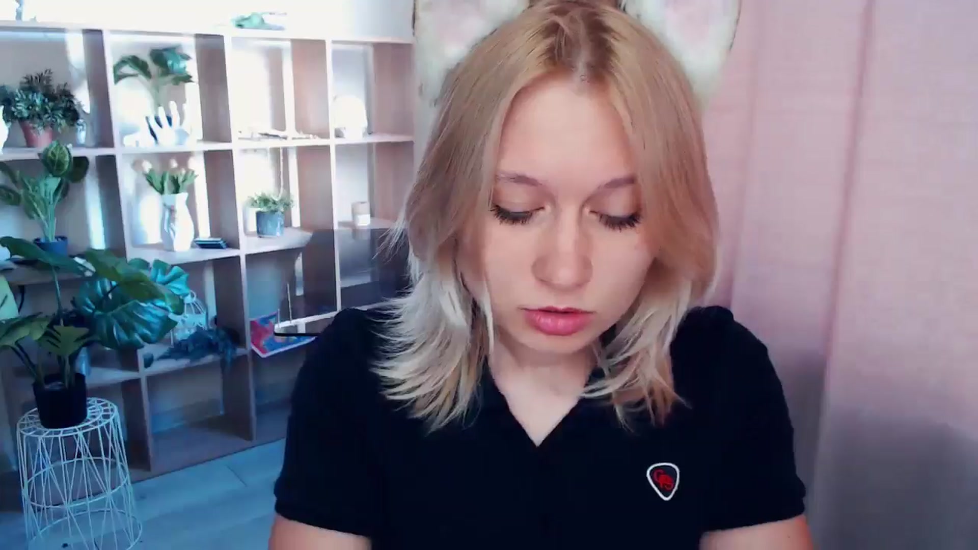 Gallery image thumbnail from Kukla_kolduna's myfreecams stream on, 04/23/2025, 16:01 image 13 of 20