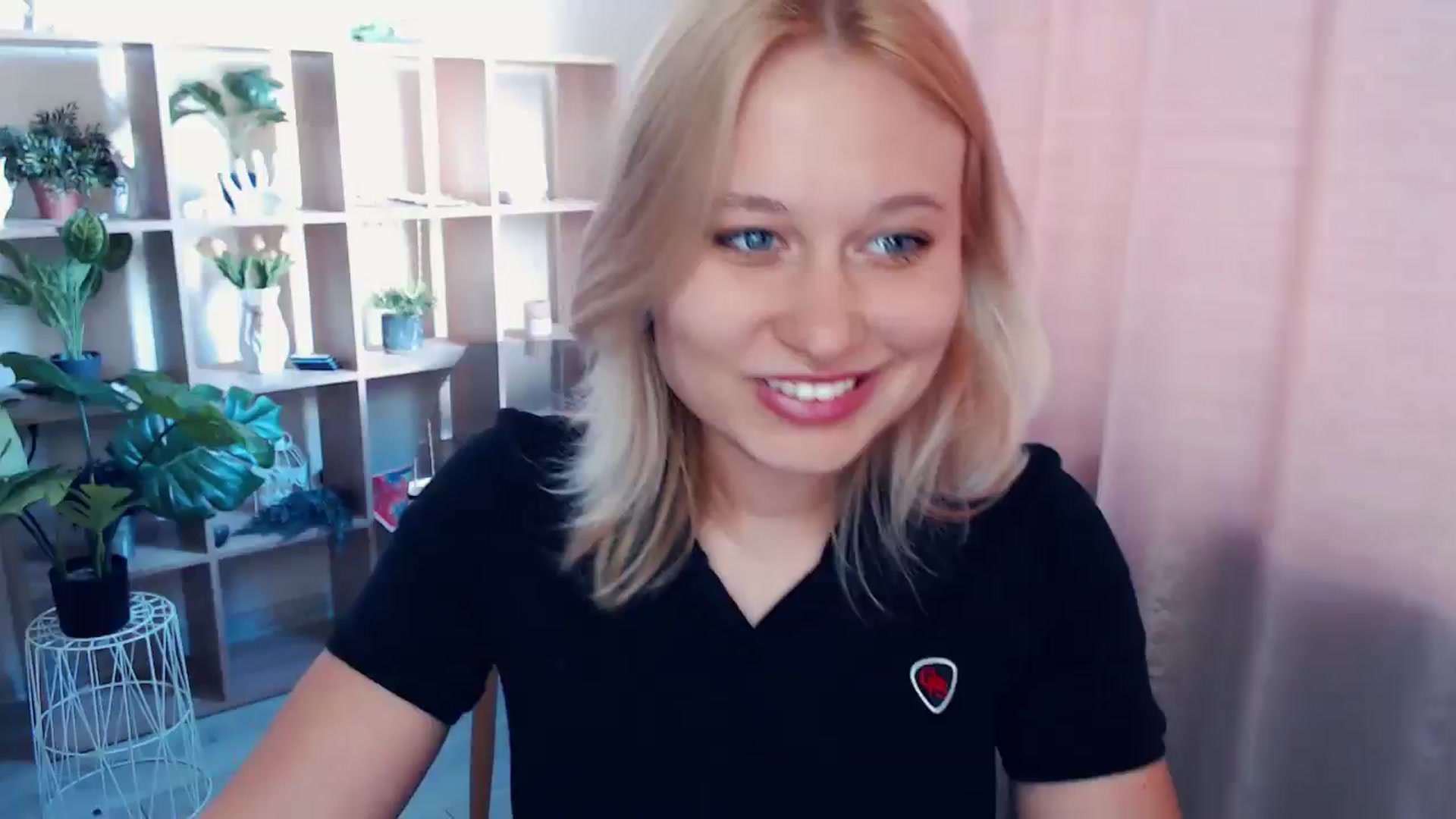 Gallery image thumbnail from Kukla_kolduna's myfreecams stream on, 04/23/2025, 16:01 image 5 of 20