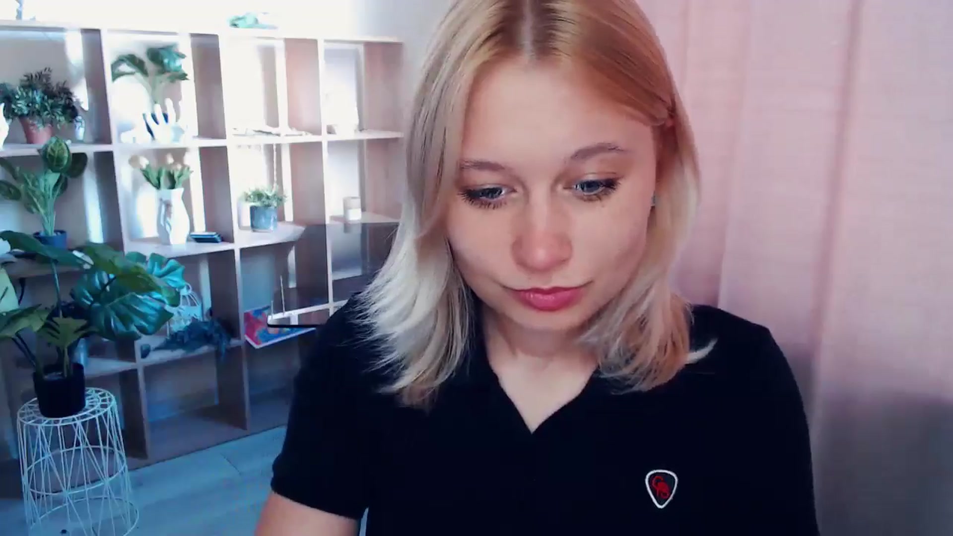 Gallery image thumbnail from Kukla_kolduna's myfreecams stream on, 04/23/2025, 16:01 image 8 of 20