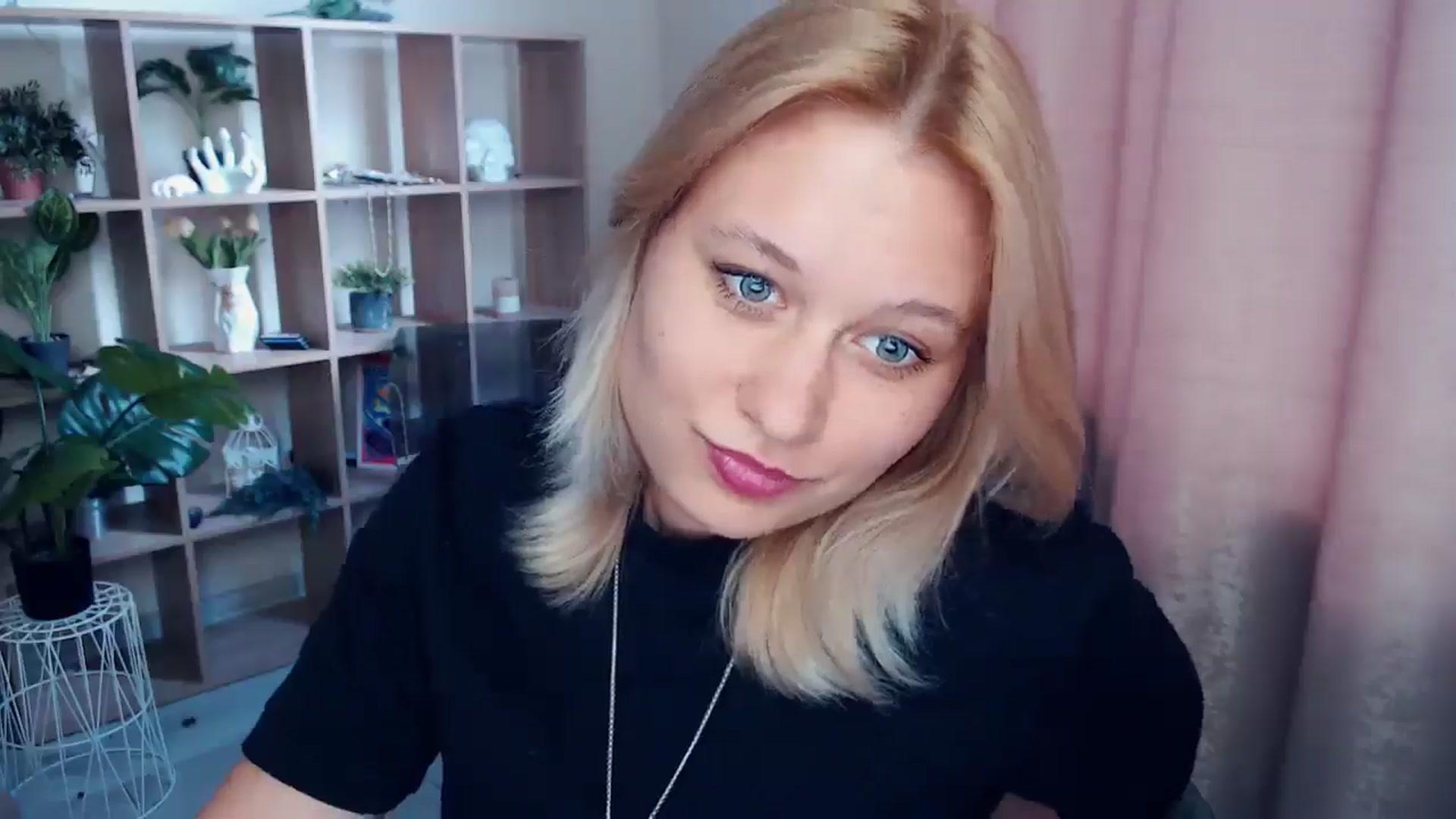 Gallery image thumbnail from Kukla_kolduna's myfreecams stream on, 04/24/2025, 16:09 image 14 of 20