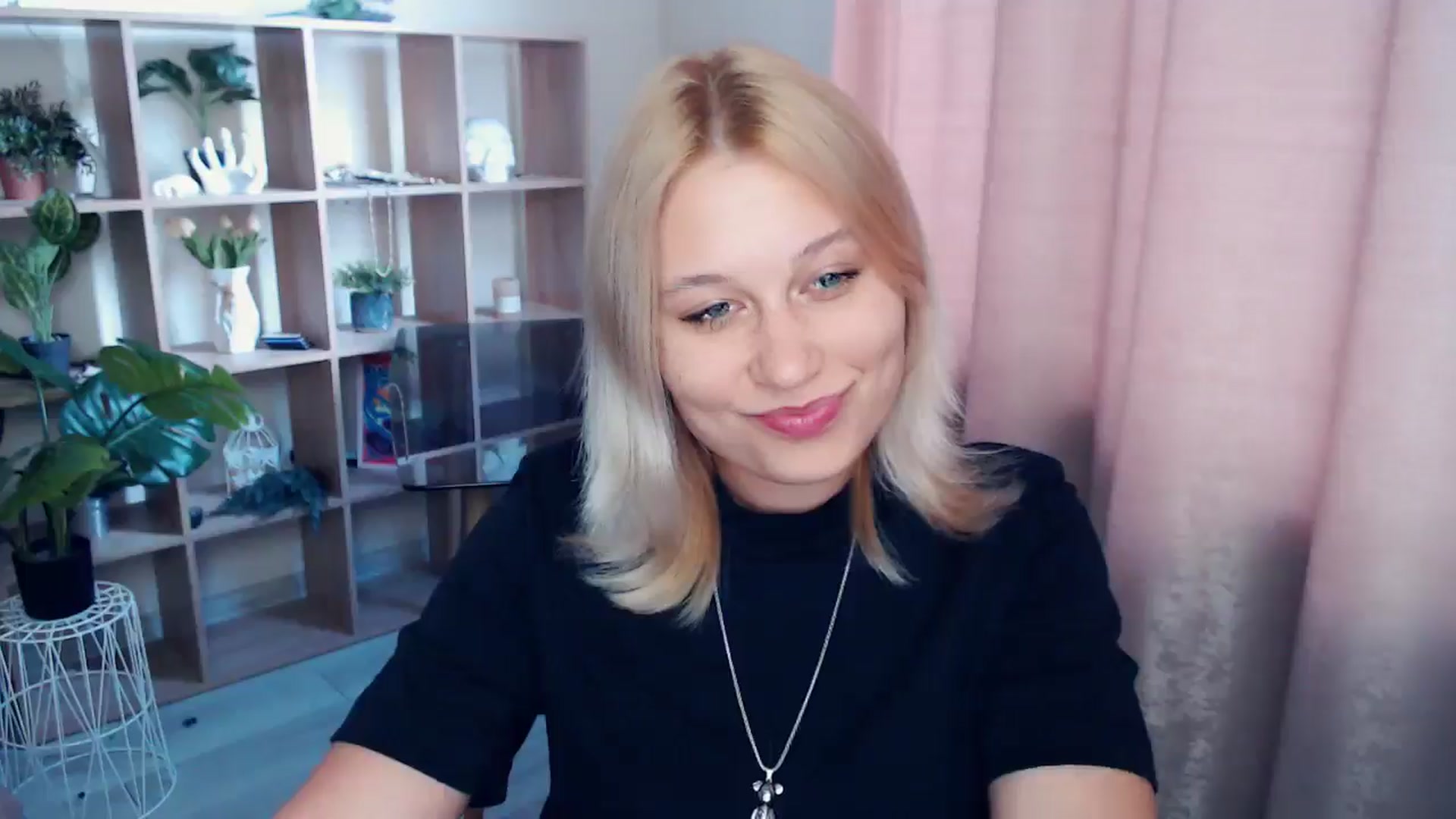 Gallery image thumbnail from Kukla_kolduna's myfreecams stream on, 04/24/2025, 16:09 image 2 of 20