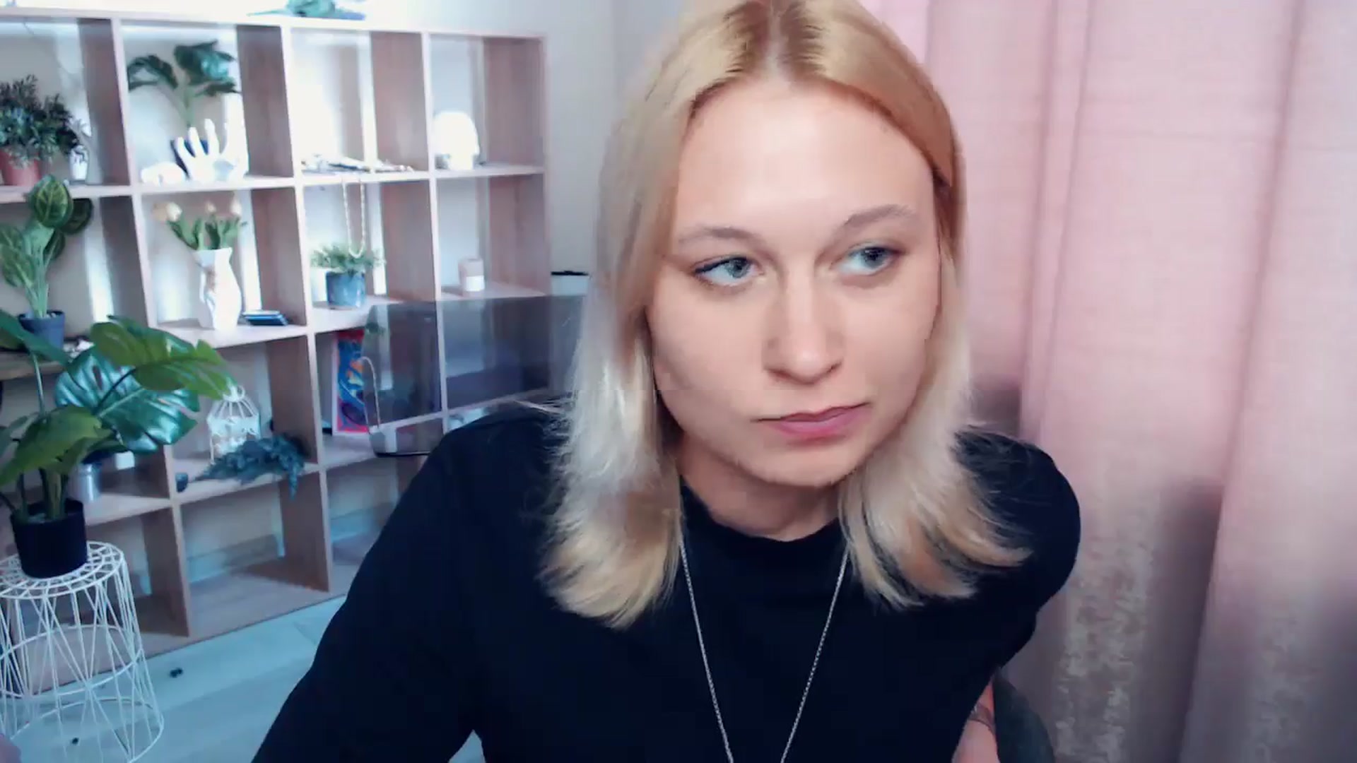 Gallery image thumbnail from Kukla_kolduna's myfreecams stream on, 04/24/2025, 16:09 image 6 of 20