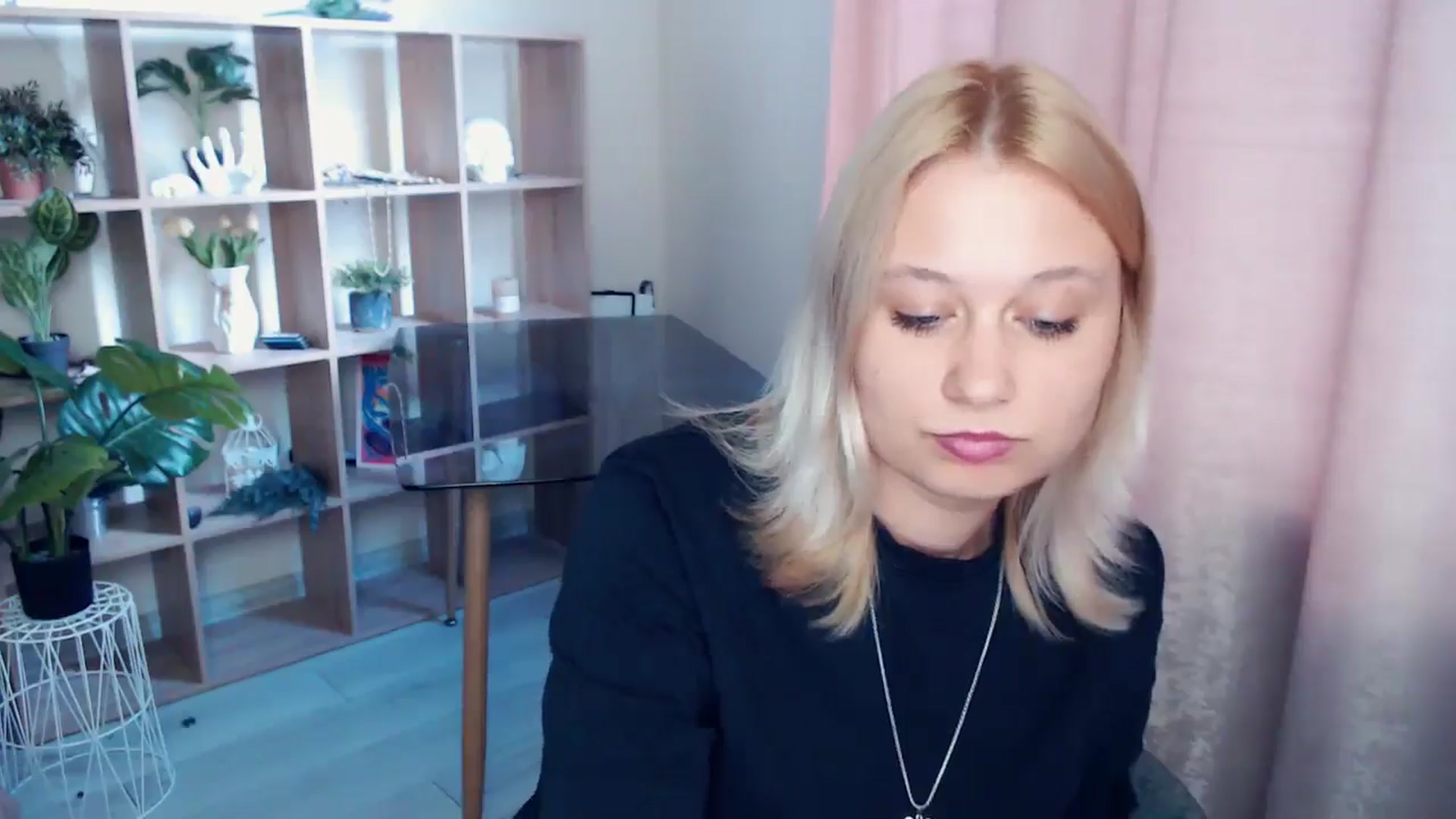 Gallery image thumbnail from Kukla_kolduna's myfreecams stream on, 04/24/2025, 16:09 image 8 of 20