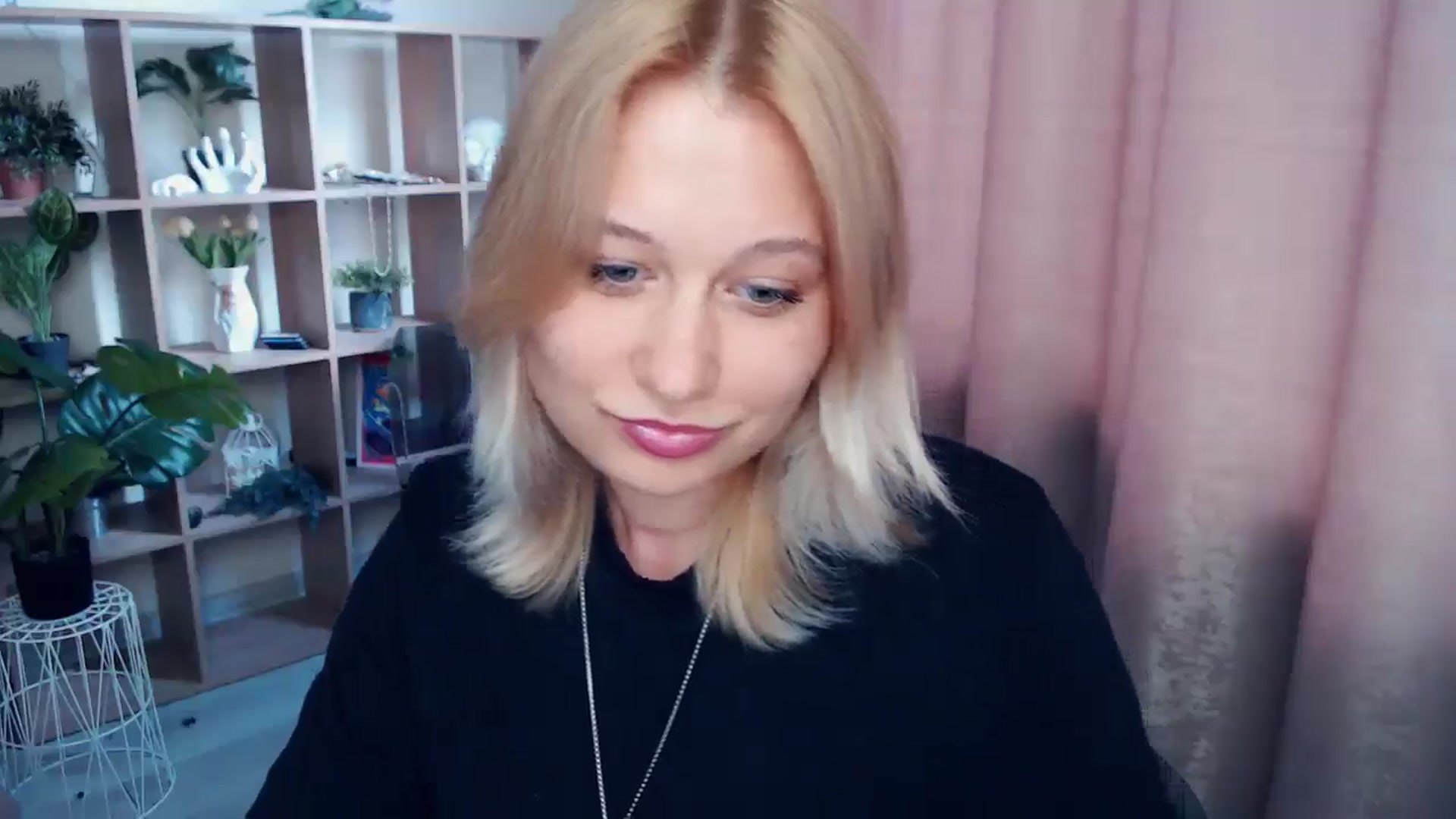 Gallery image thumbnail from Kukla_kolduna's myfreecams stream on, 04/24/2025, 16:09 image 15 of 20