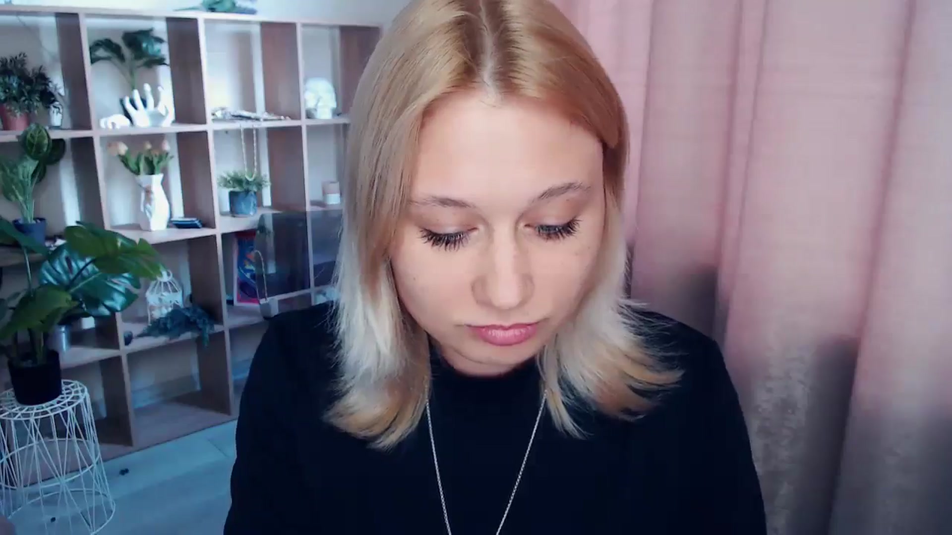 Gallery image thumbnail from Kukla_kolduna's myfreecams stream on, 04/24/2025, 16:09 image 5 of 20