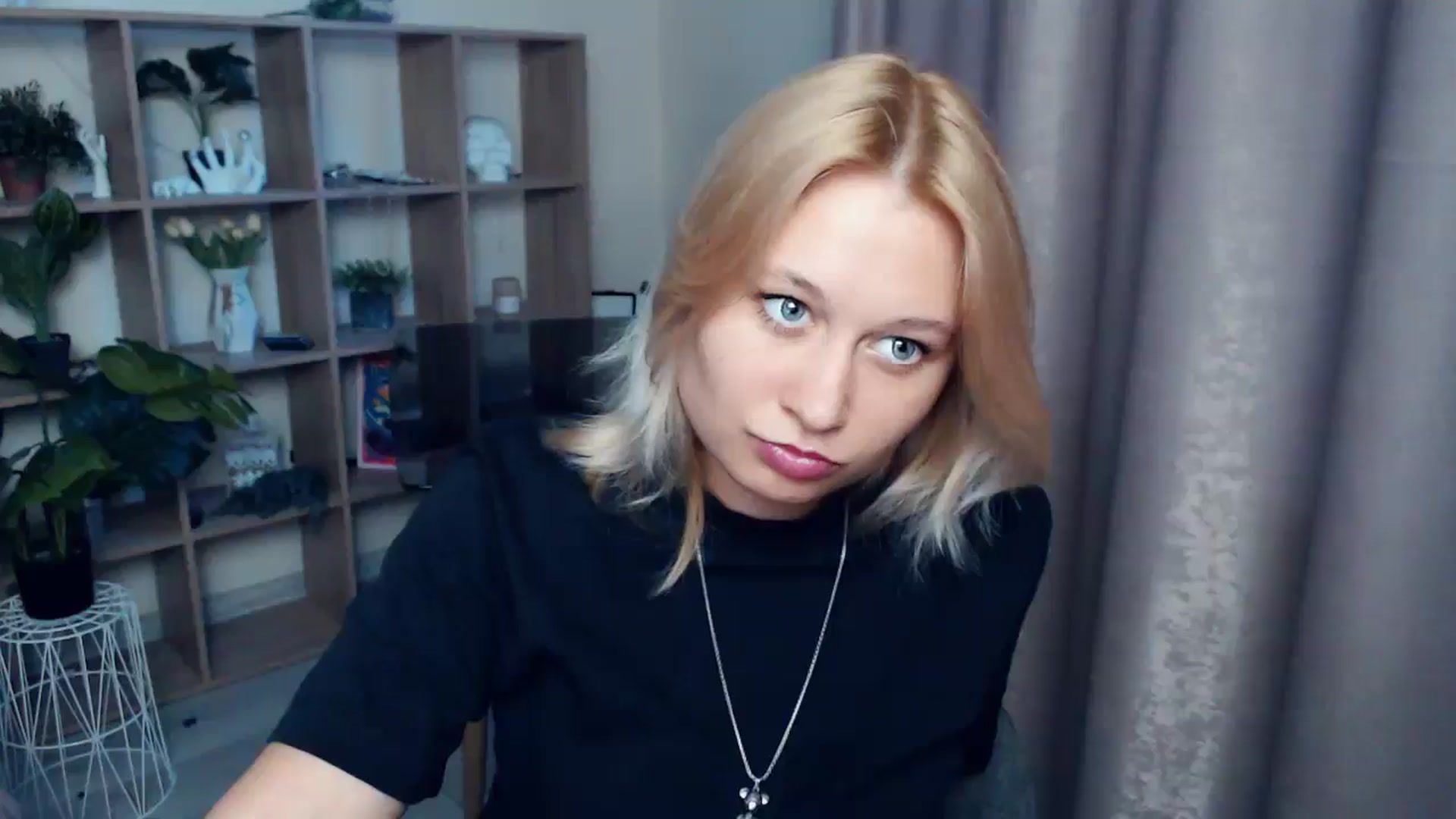 Gallery image thumbnail from Kukla_kolduna's myfreecams stream on, 04/24/2025, 17:14 image 15 of 20
