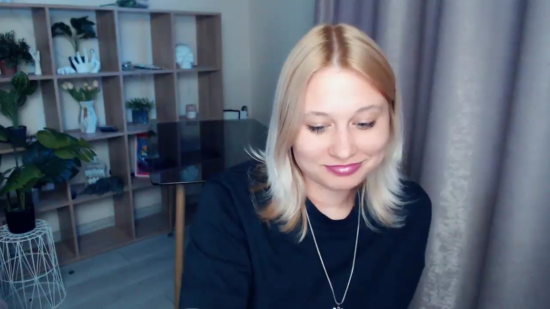 Gallery image thumbnail from Kukla_kolduna's myfreecams stream on, 04/24/2025, 17:14 image 11 of 20