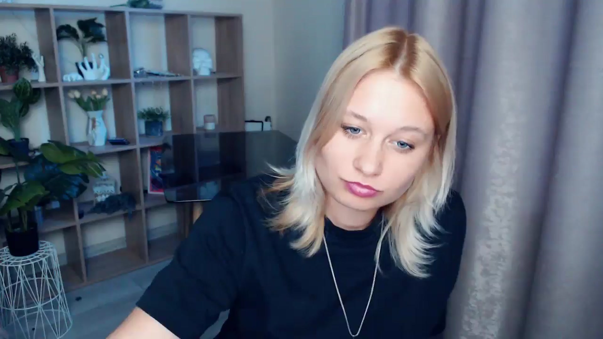Gallery image thumbnail from Kukla_kolduna's myfreecams stream on, 04/24/2025, 17:14 image 7 of 20
